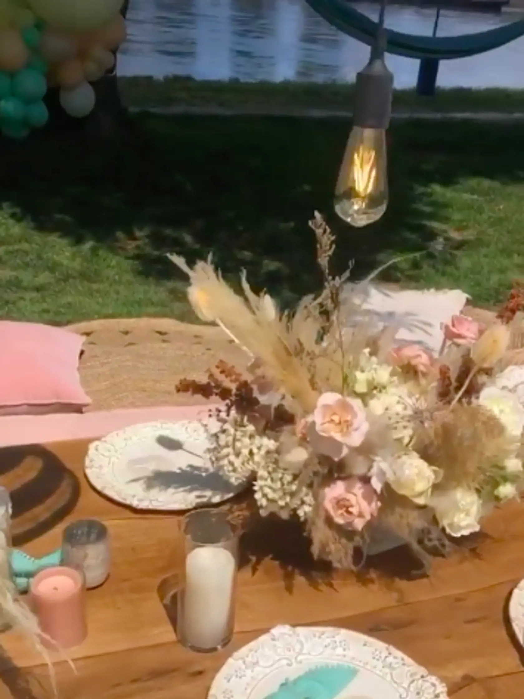 Špeciálna oslava baby shower, ktorá je tradičná najmä v Amerike sa konala v jednej z luxusných bratislavských reštaurácií pri nábreží Dunaja.