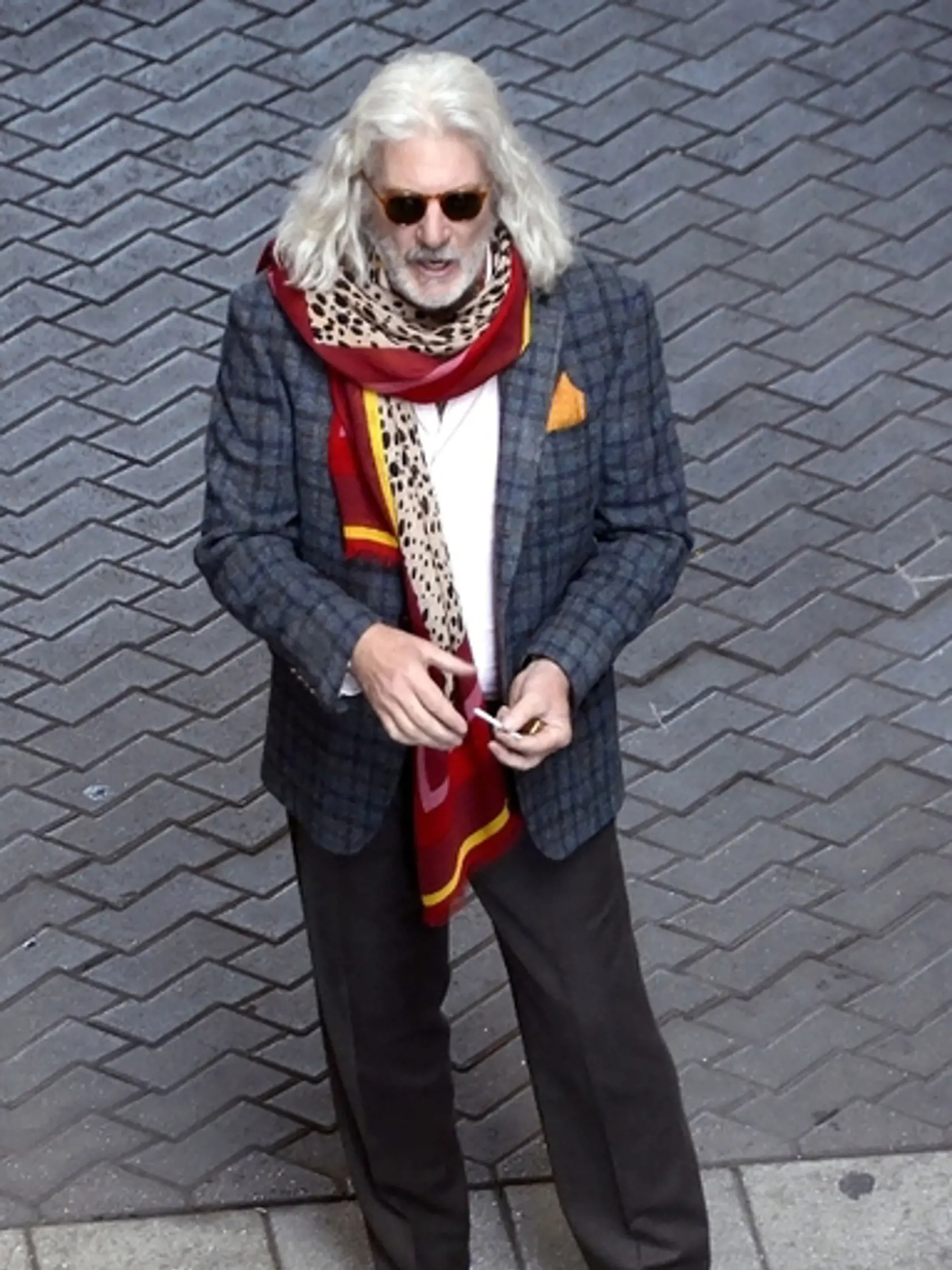 Richard Gere zmenený na nepoznanie.