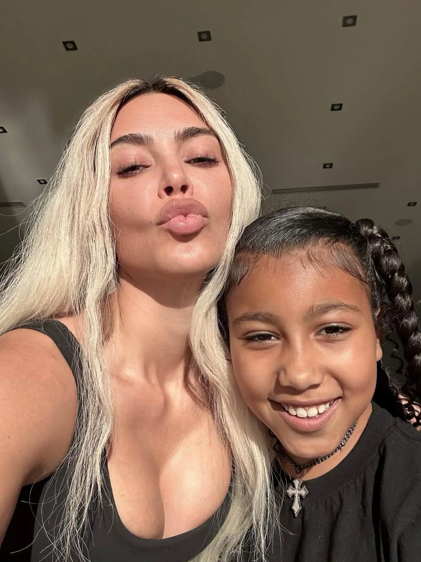 Kim Kardashian s dcérou.