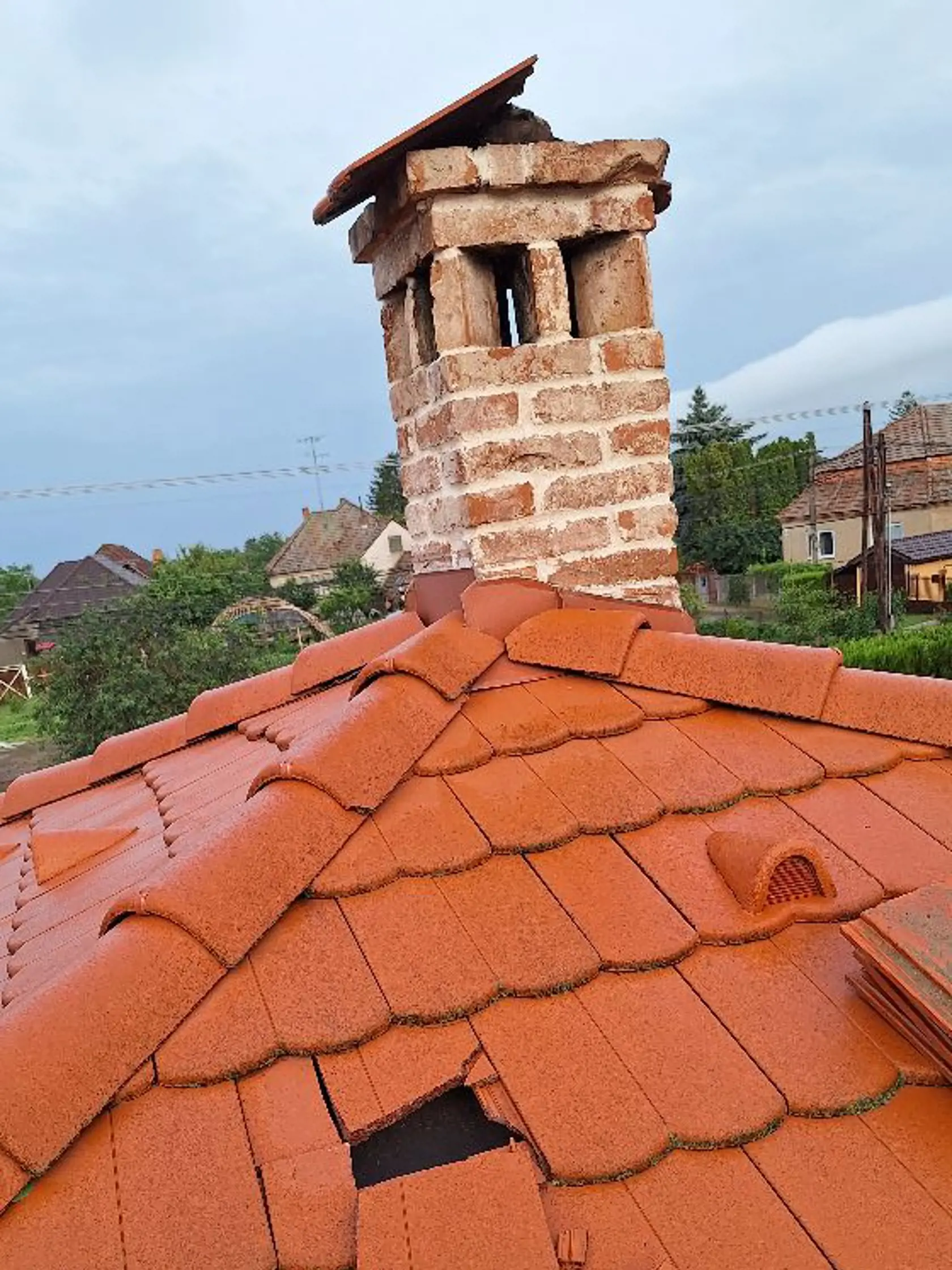 Imeľčanom ostali len oči pre plač: Nočná supercela tu napáchala obrovské škody.