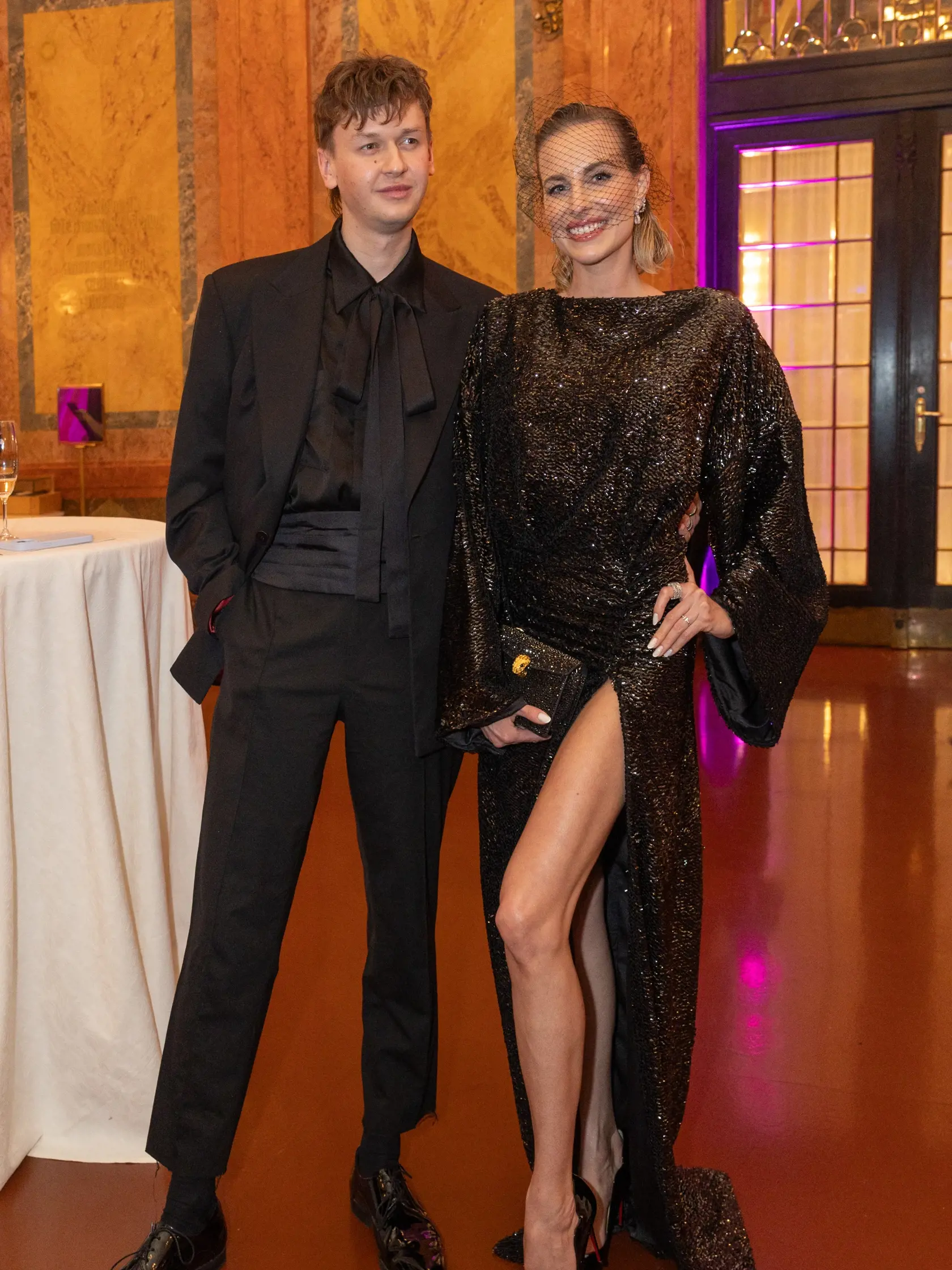 Bývalá misska Denisa Mendrejová dráždila mužské zmysly. Pozrite na jej sexi šaty, ktoré odhalili jej dokonalé nohy.