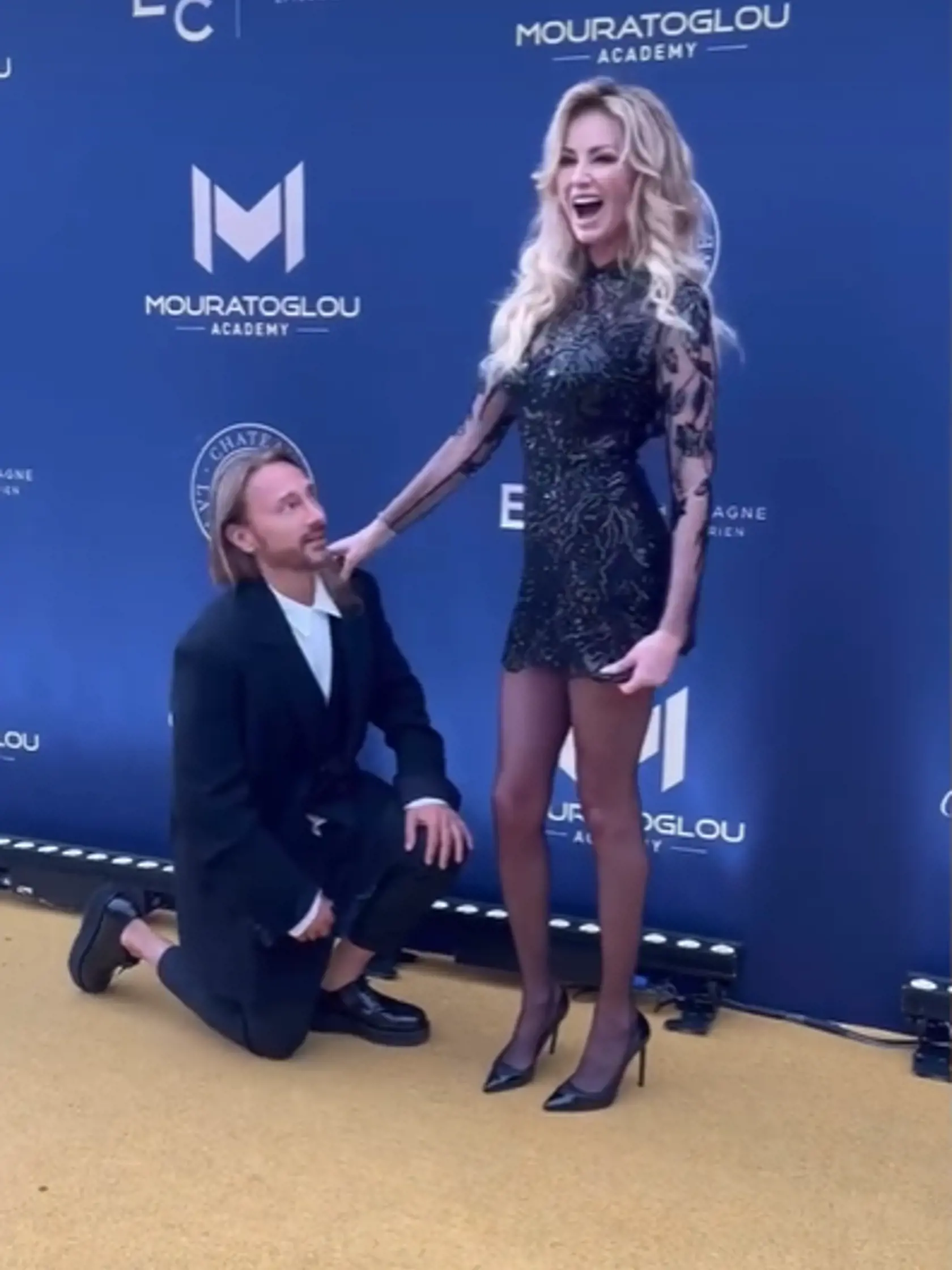 Adriana Sklenaříková na luxusnej párty.