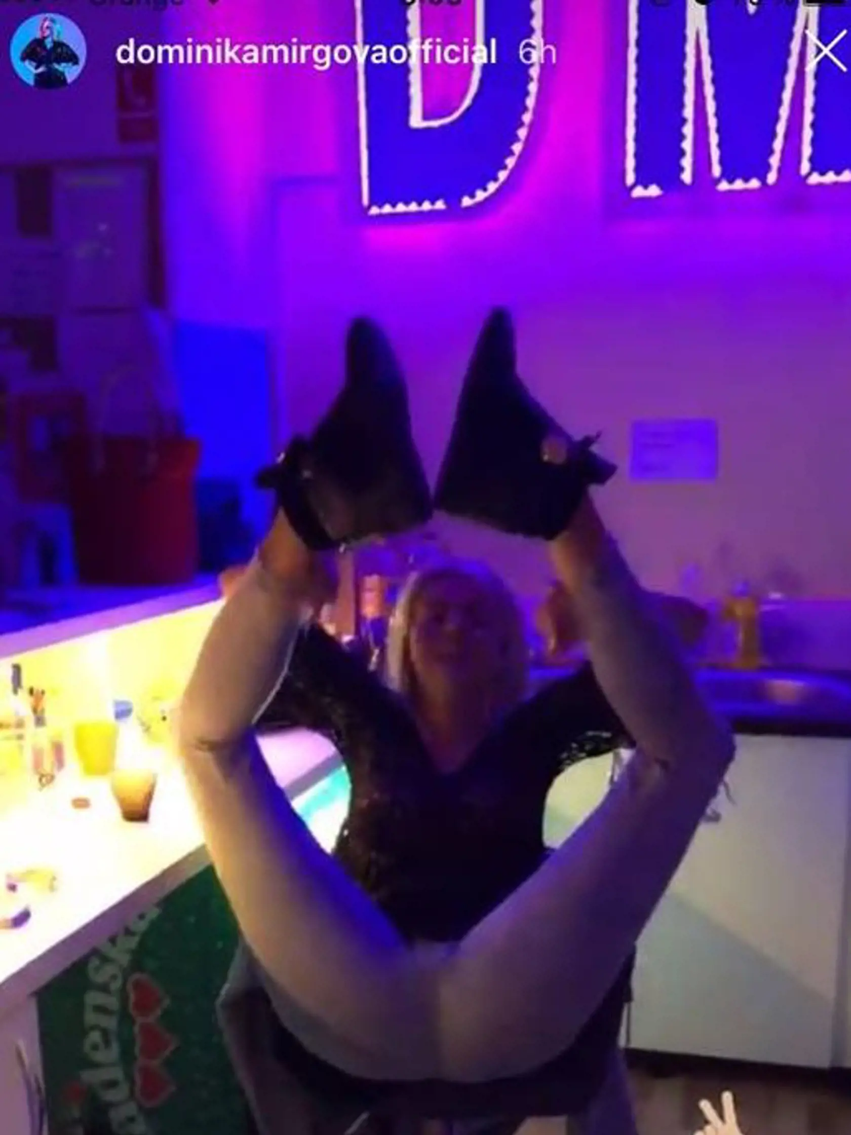 Tatarova ex Lucia Slaninková sa takto odviazala na párty počas uplynulého víkendu. Všetko to zdokumentovala jej kamarátka Dominika Mirgová. 