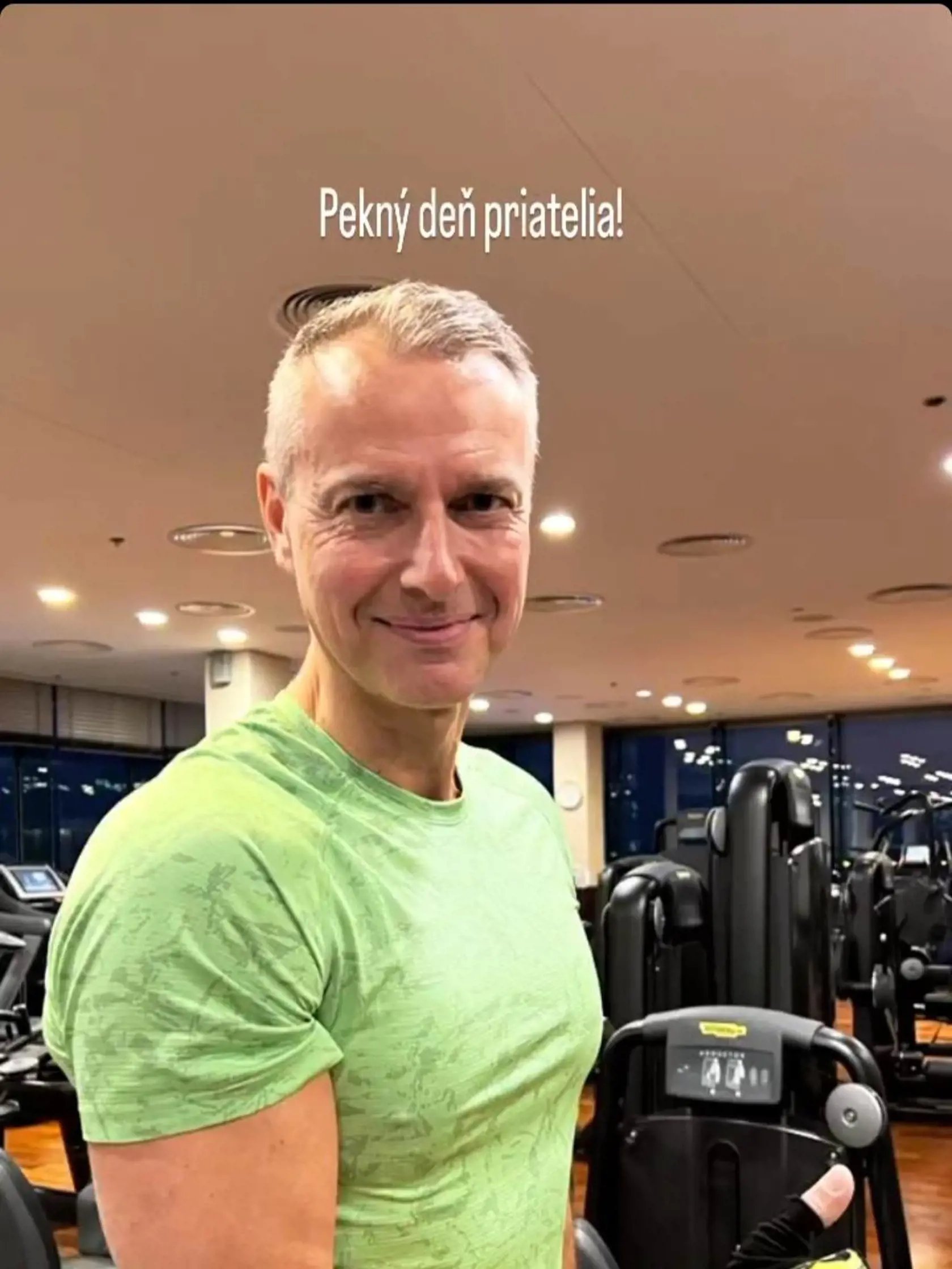 Richard Raši pravidelne cvičí. Najnovšie zaujal fotkou z fitnesscentra, na ktorej ukázal vymakaný biceps.