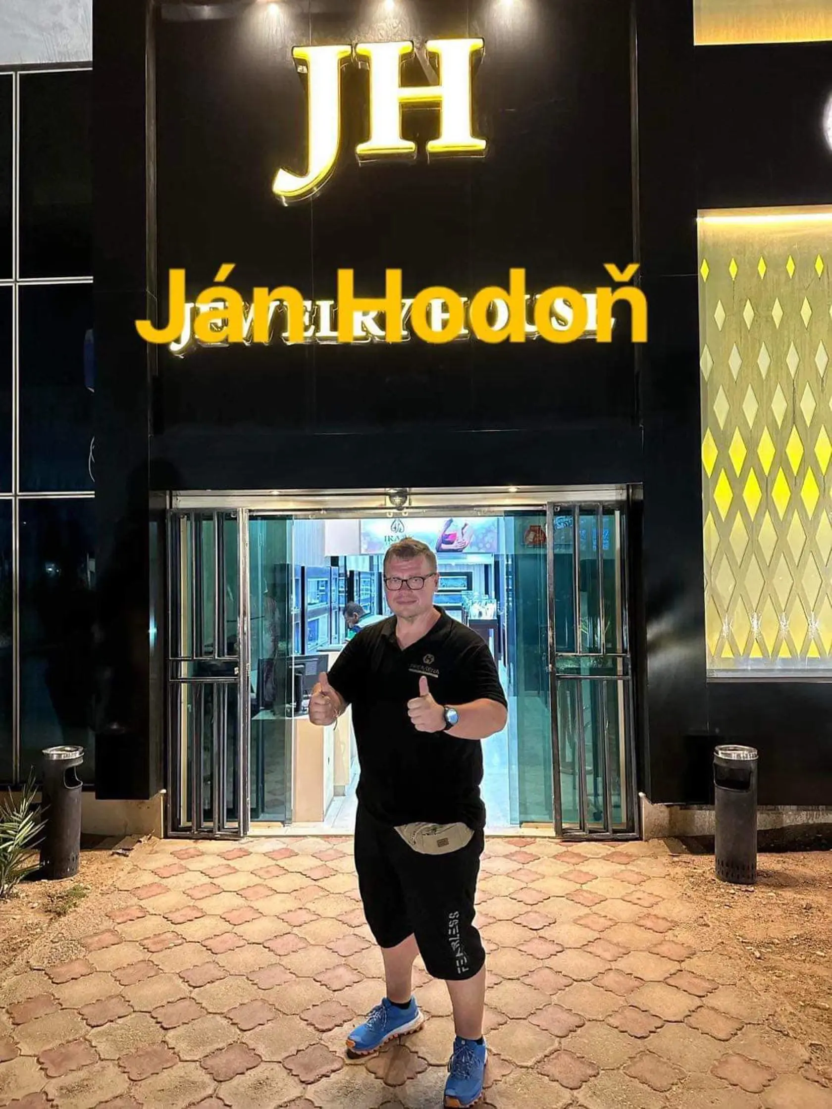 Jána Hodoňa vo svojom fitness centre.
