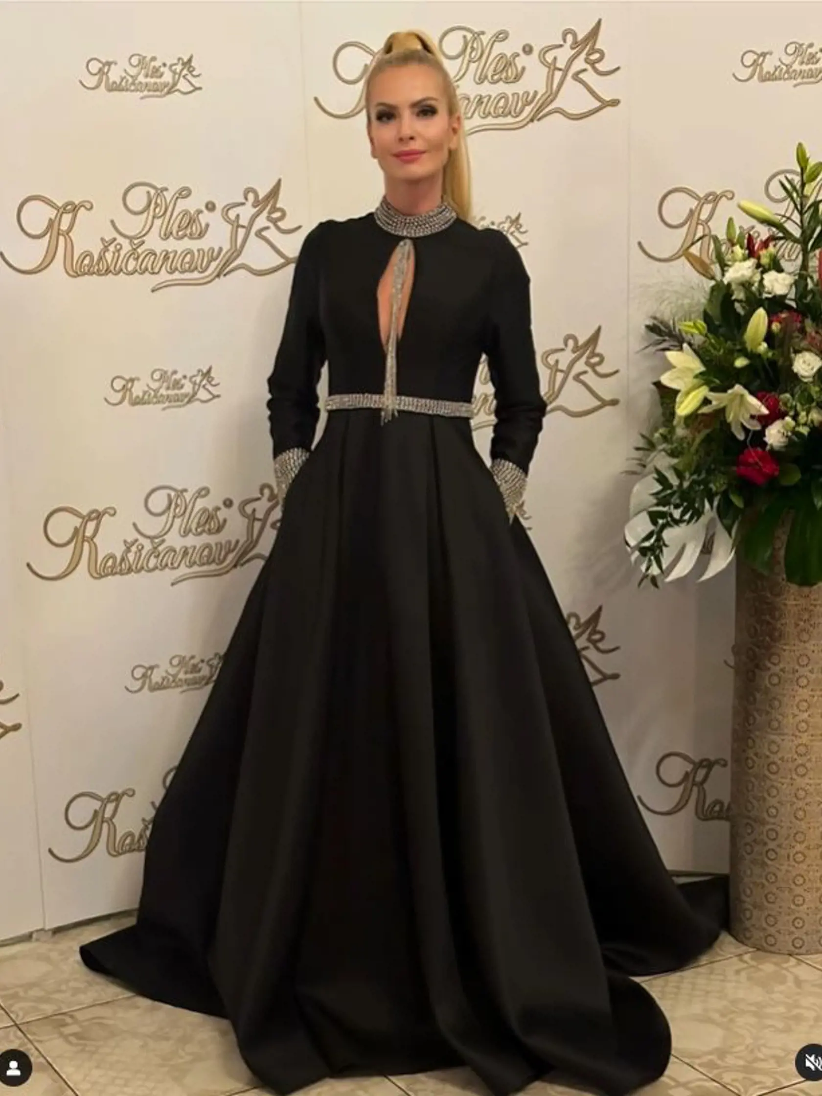 Marianna Ďurianová na plese v Košiciach. Blondínka zvolila čiernu róbu.