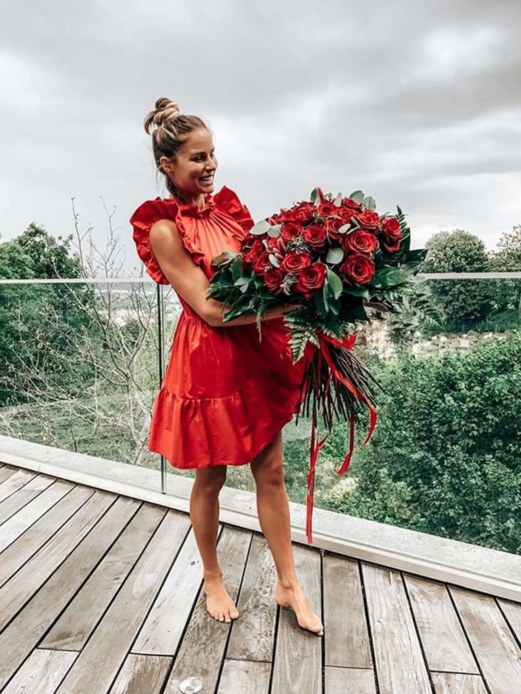 Ivana Gáborík si terasu veľkého domu skutočne užíva. Poskytuje jej dostatok miesta na relax, prácu i cvičenie, samozrejmosťou je krásny výhľad na mesto Trenčín.