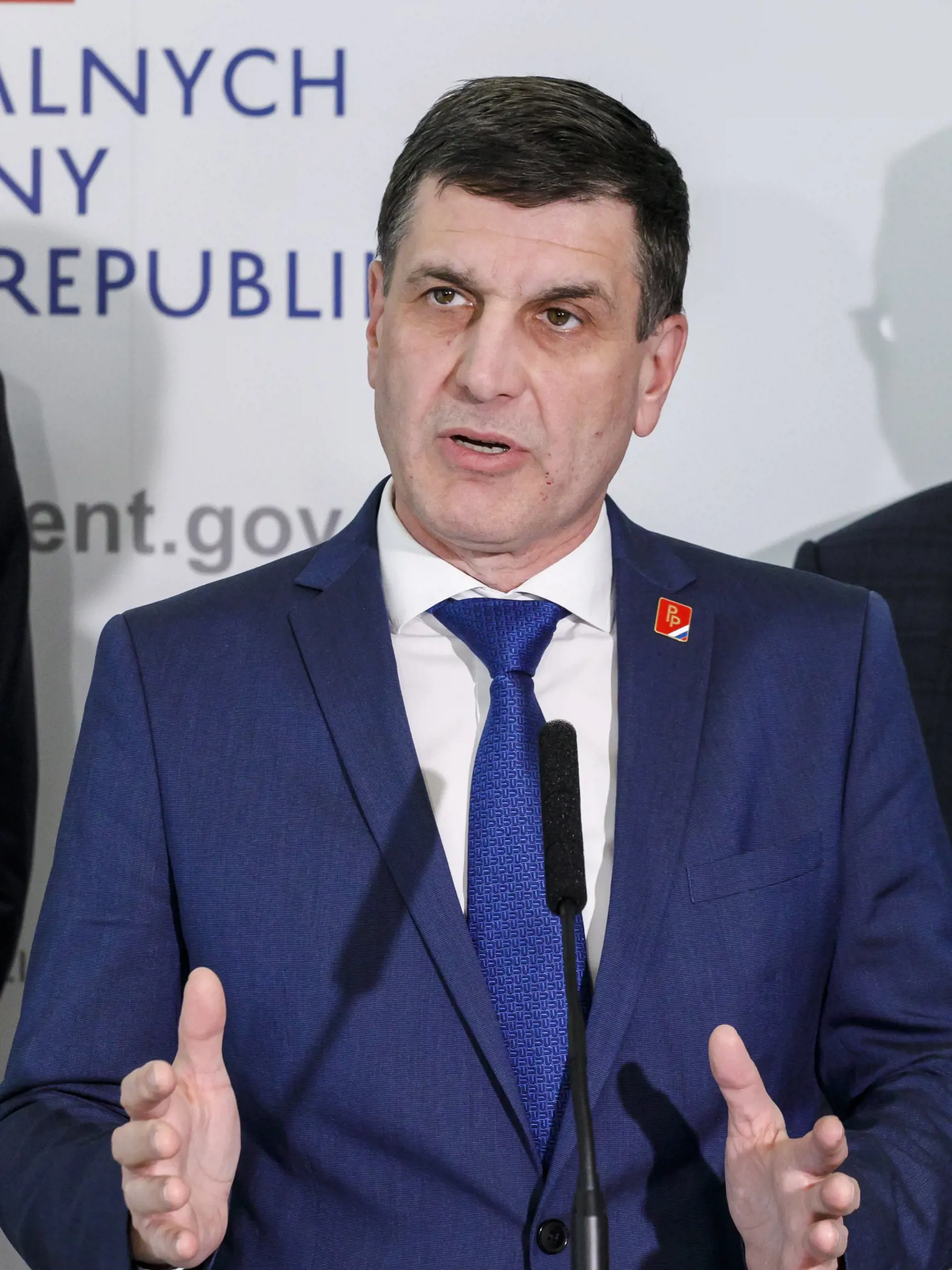 Na snímke štátny tajomník Ministerstva práce, sociálnych vecí a rodiny Branislav Ondruš počas tlačovej konferencie Ministerstva práce, sociálnych vecí a rodiny (MPSVR) SR k spusteniu nového projektu domácej opatrovateľskej služby v Bratislave 7. februára 2024. FOTO TASR - Dano Veselský