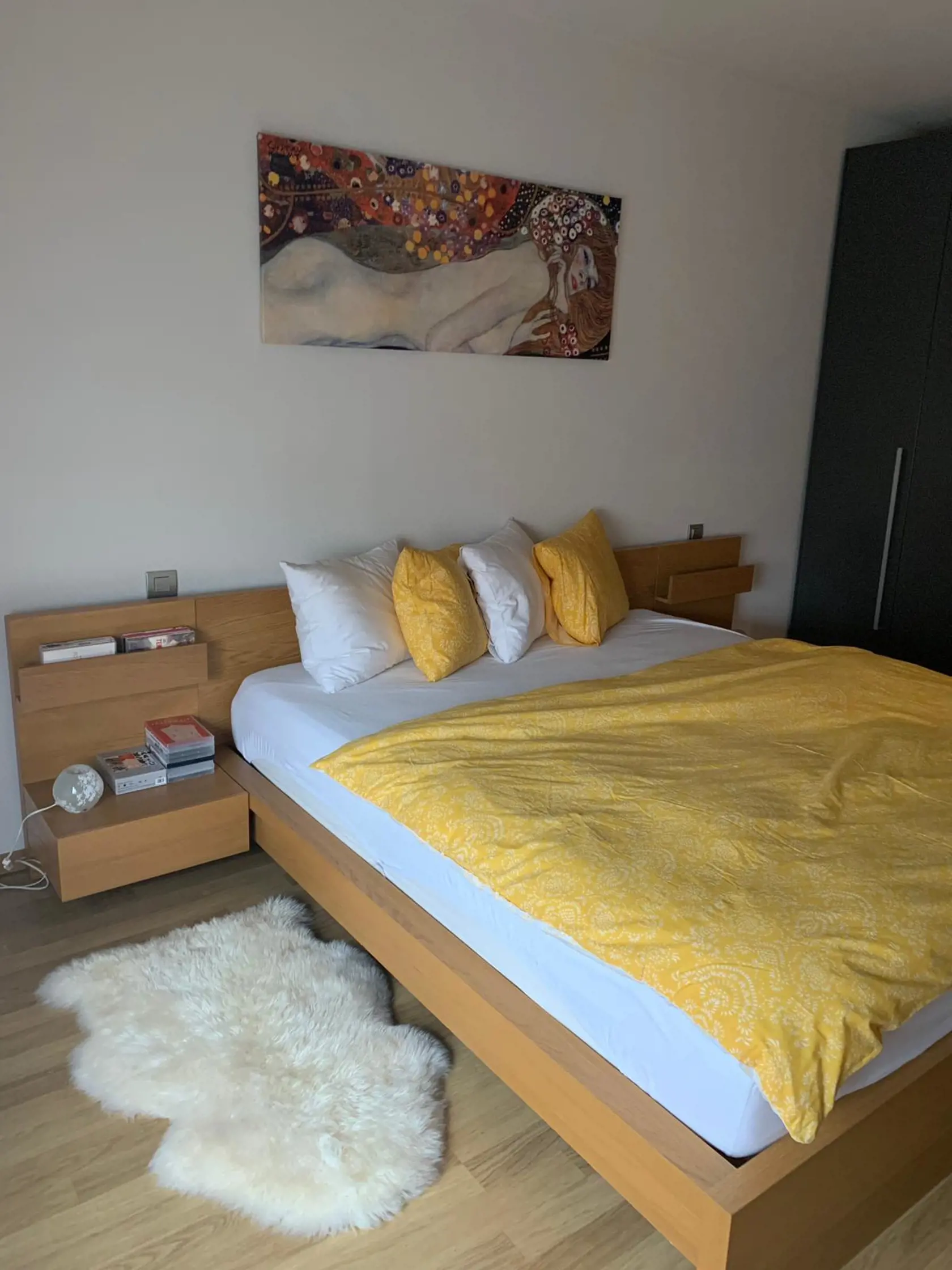 Prenajatý byt Monika Beňovej v Bruseli.
