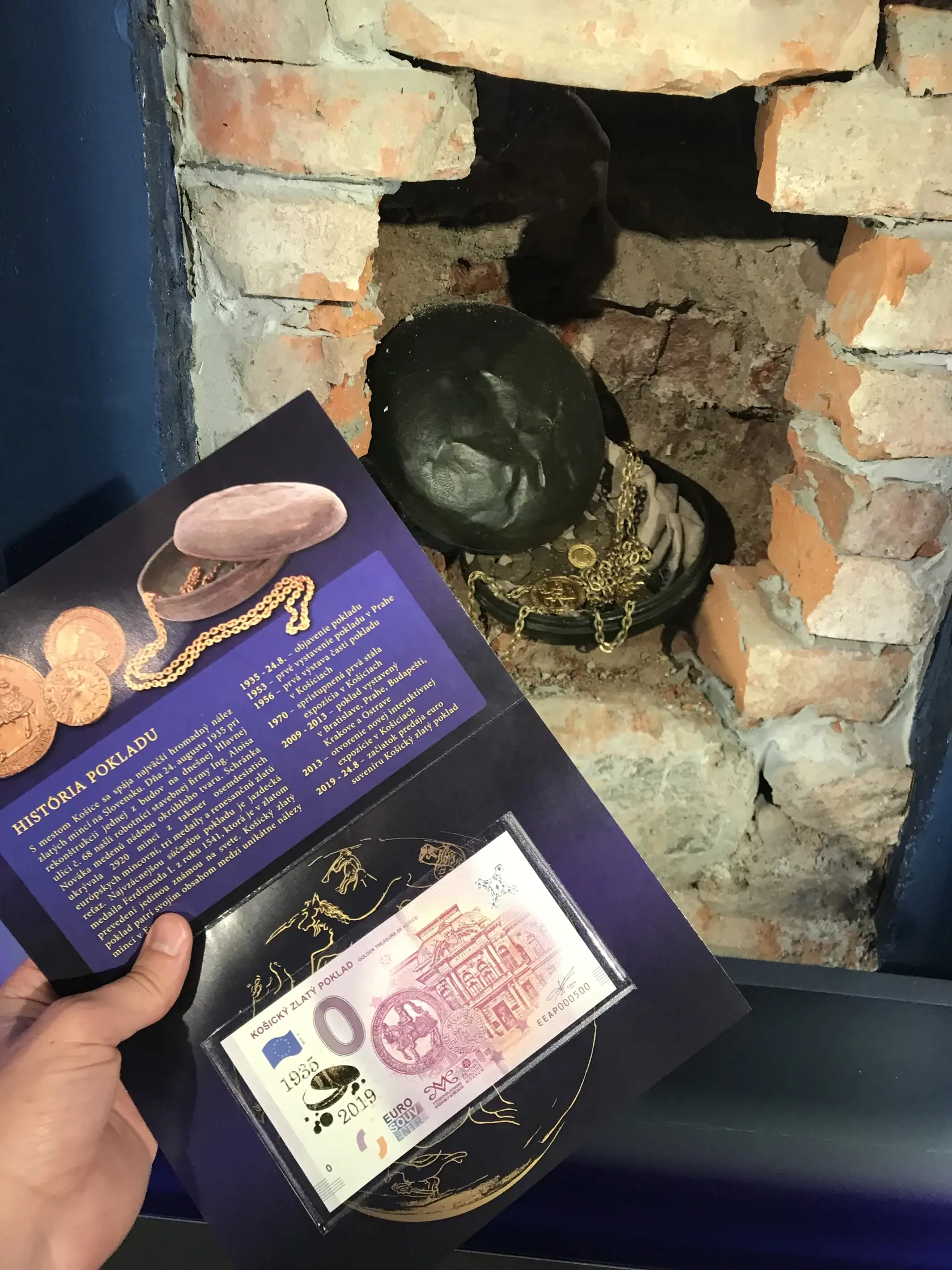 K 84. výročiu nájdenia Košického zlatého pokladu vydalo Východoslovenské múzeum bankovku s nulovou hodnotou s príznačným motívom.
