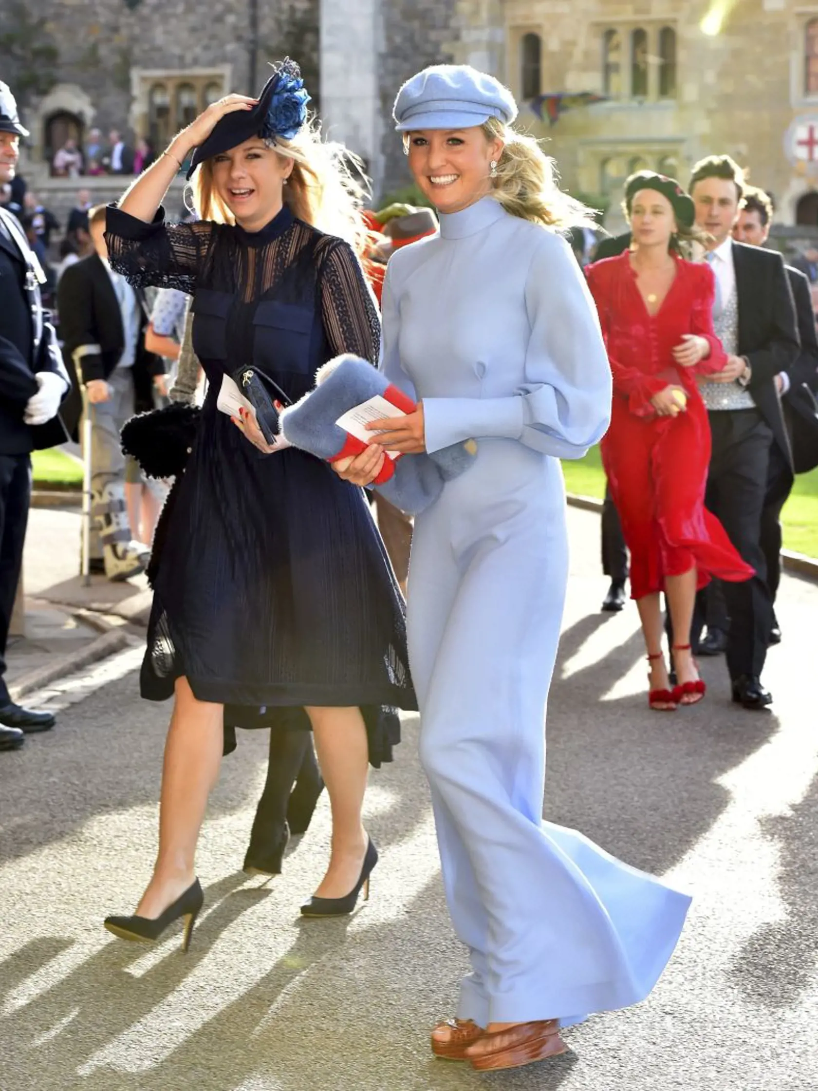Chelsy Davy (vľavo)