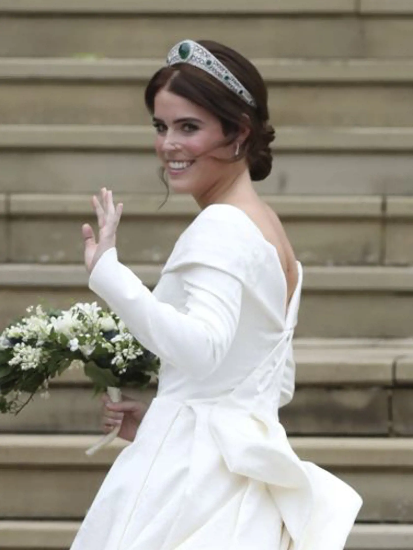 KK39 Windsor - Britská princezná Eugenie prichádza na svadbu s jej dlhoroèným priate¾om Jackom Brooksbankom 12. októbra 2018 fo krá¾ovskej Kaplnky sv. Juraja vo Windsore. FOTO TASR/AP
Princess Eugenie arrives for her wedding ceremony to Jack Brooksbank at St Georgeâs Chapel, Windsor Castle, near London, England, Friday Oct. 12, 2018. (Steve Parsons, Pool via AP)