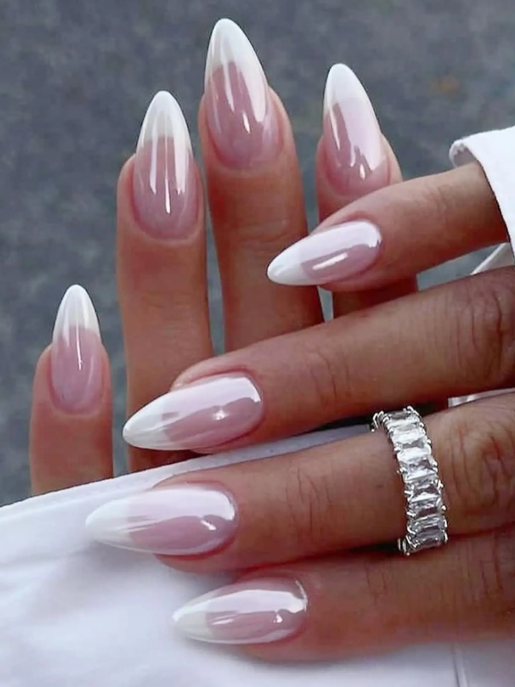 Chrómové nechty od @idealnailspanashua
