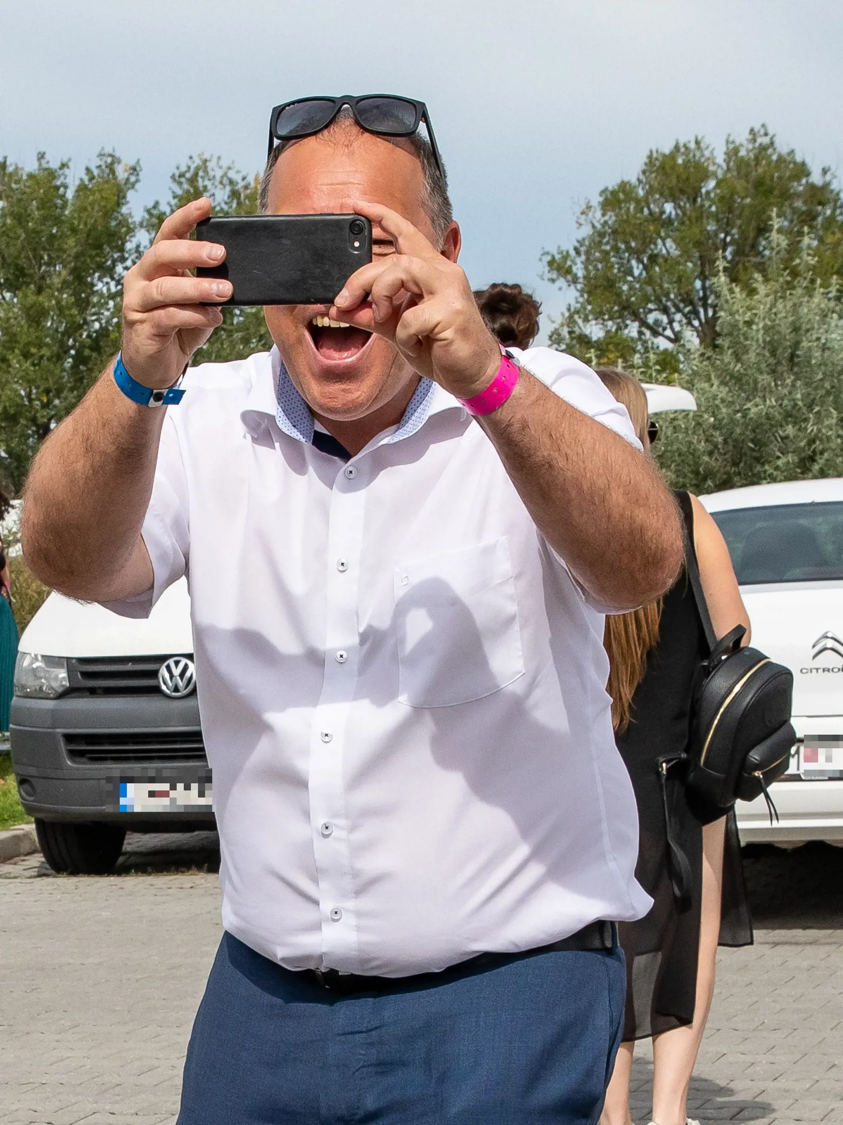 Pozoor, vyletí vtáčik! Matthias Settele si všetko na pamiatku fotil.