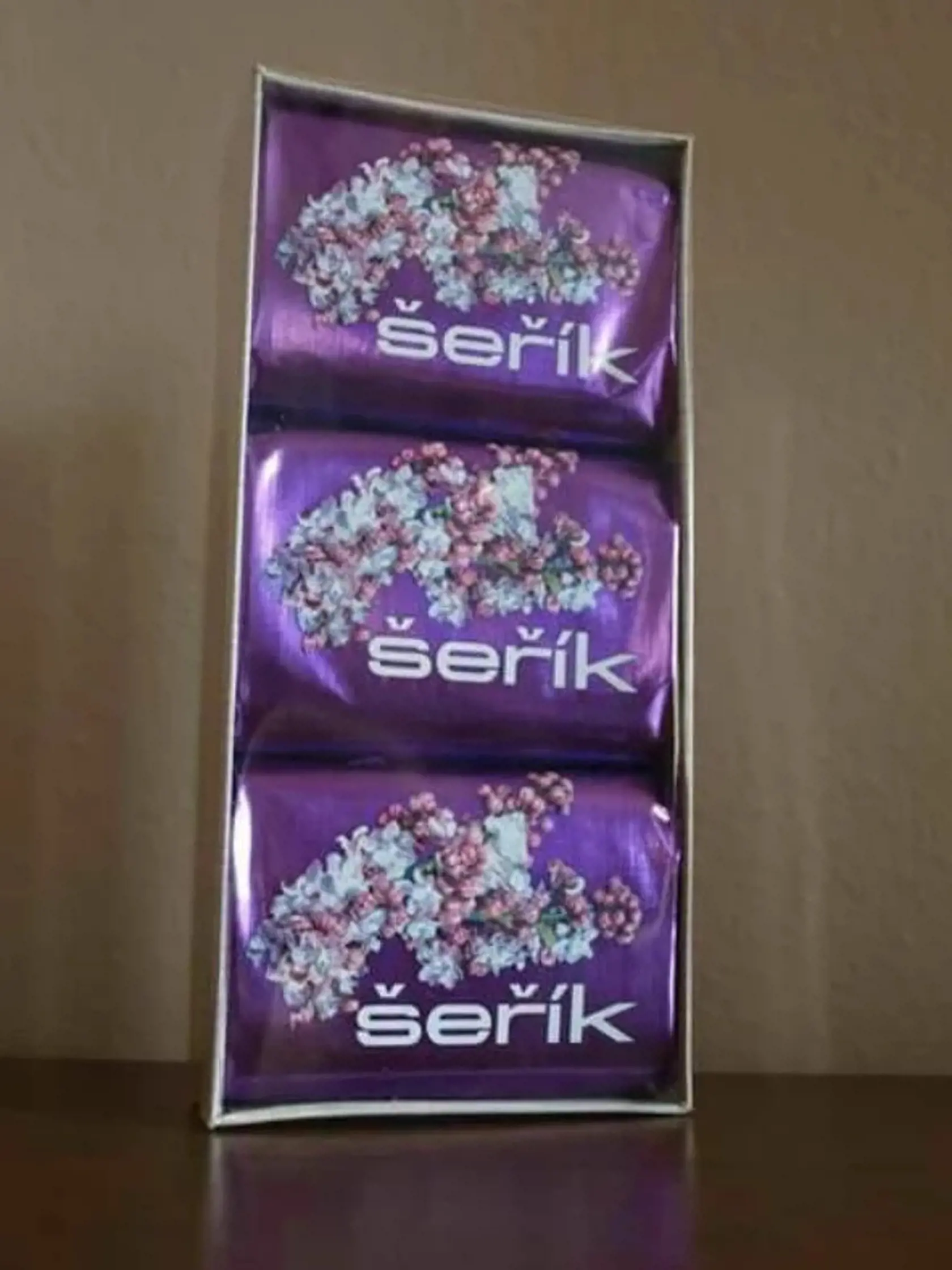 Zabudnuté klenoty z čias bývalého režimu. Súčasná generácia by dnes nad nimi ohrnula nos, v minulosti pritom boli často nedostatkovým tovarom.
