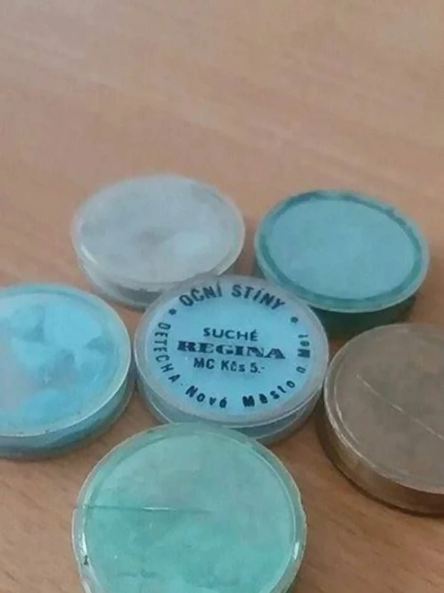 Zabudnuté klenoty z čias bývalého režimu. Súčasná generácia by dnes nad nimi ohrnula nos, v minulosti pritom boli často nedostatkovým tovarom.