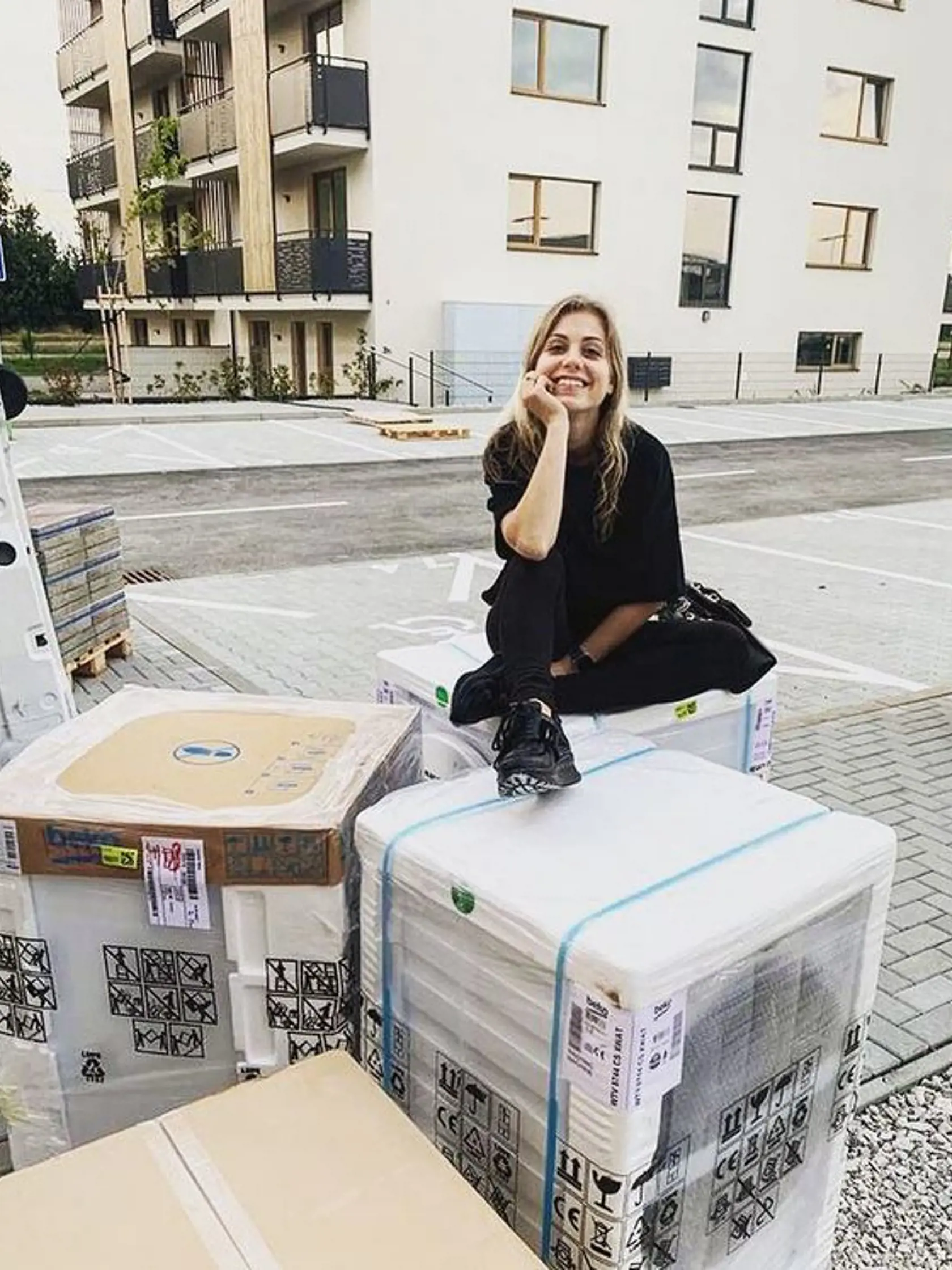 Speváčka Dominika Stará dokumentovala aj príchod spotrebičov.