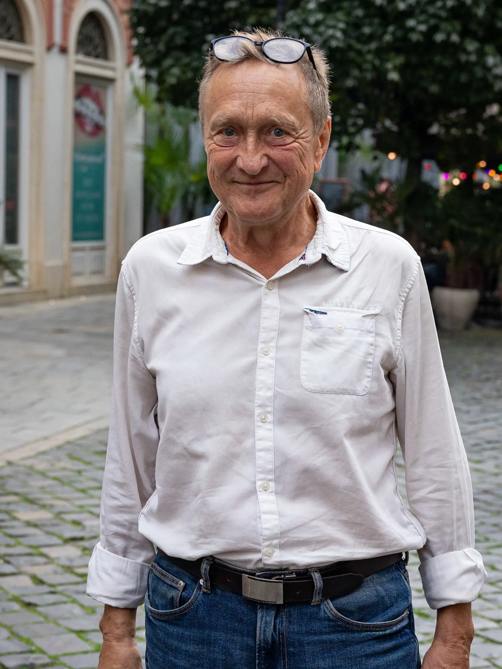 Herec Ľubomír Paulovič počas slávnostného odhalenia dlaždice Jurajovi Jakubiskovi na Filmovom chodníku slávy.