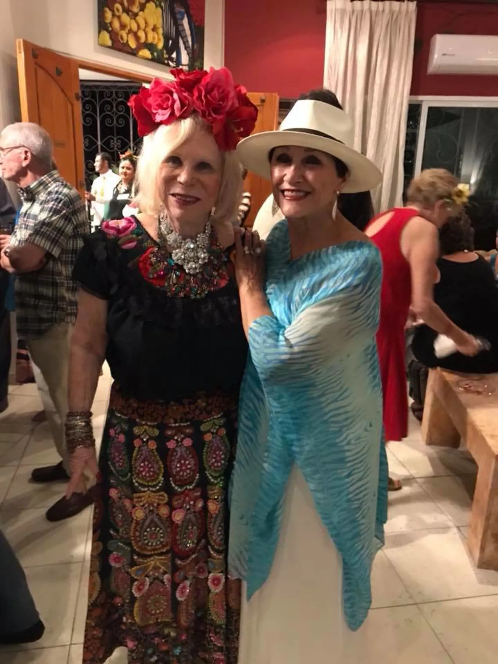 Yvonne Kálmán miluje napriek svojmu veku okázalosť a od okolia vyžaduje, aby sa k nej správalo ako k dáme.