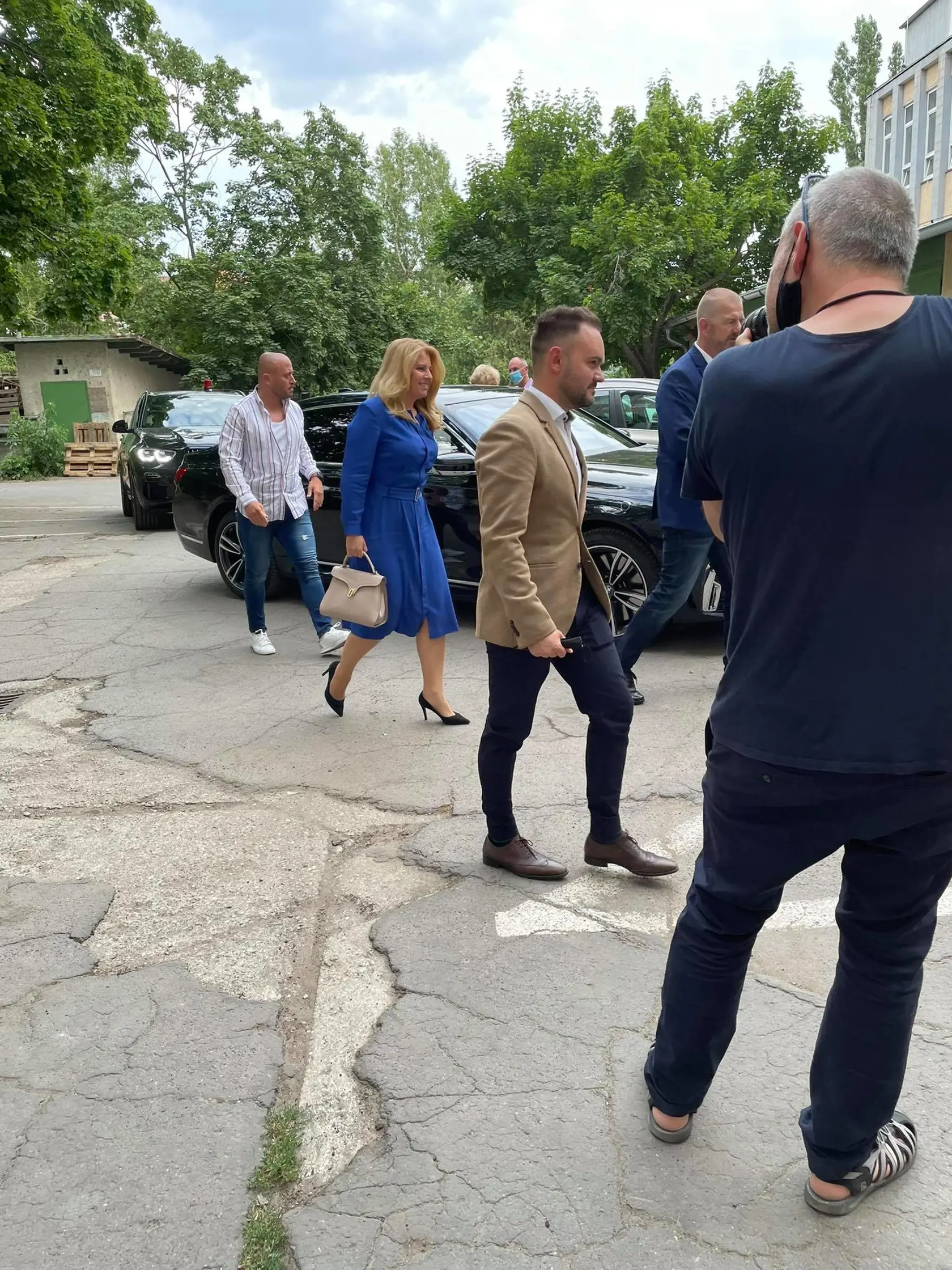 Zuzana Čaputová sa zúčastnila diskusie v Novej Cvernovke spoločne s rodičmi detí z LGBTI komunity.