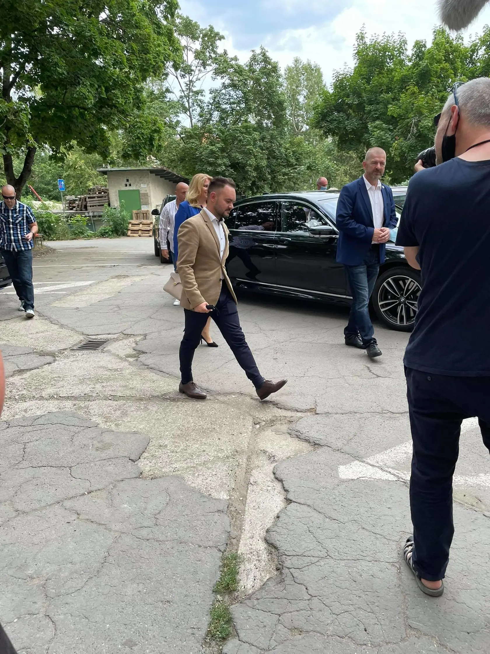 Zuzana Čaputová sa zúčastnila diskusie v Novej Cvernovke spoločne s rodičmi detí z LGBTI komunity.