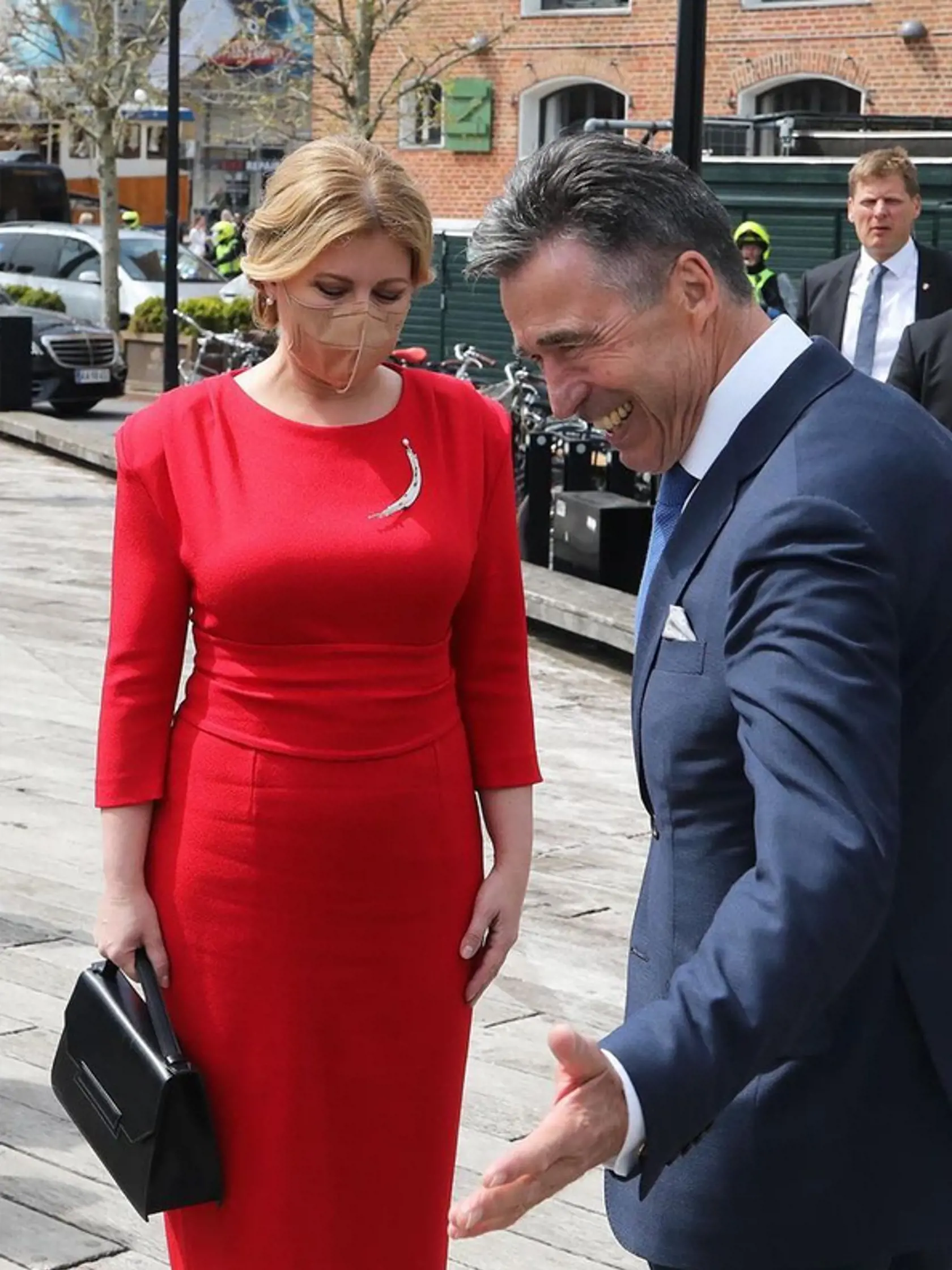 Zuzana Čaputová so šperkami od Nataši Štefunkovej. Jej unikátny štýl tvorby sa dá rozpoznať na prvý pohľad