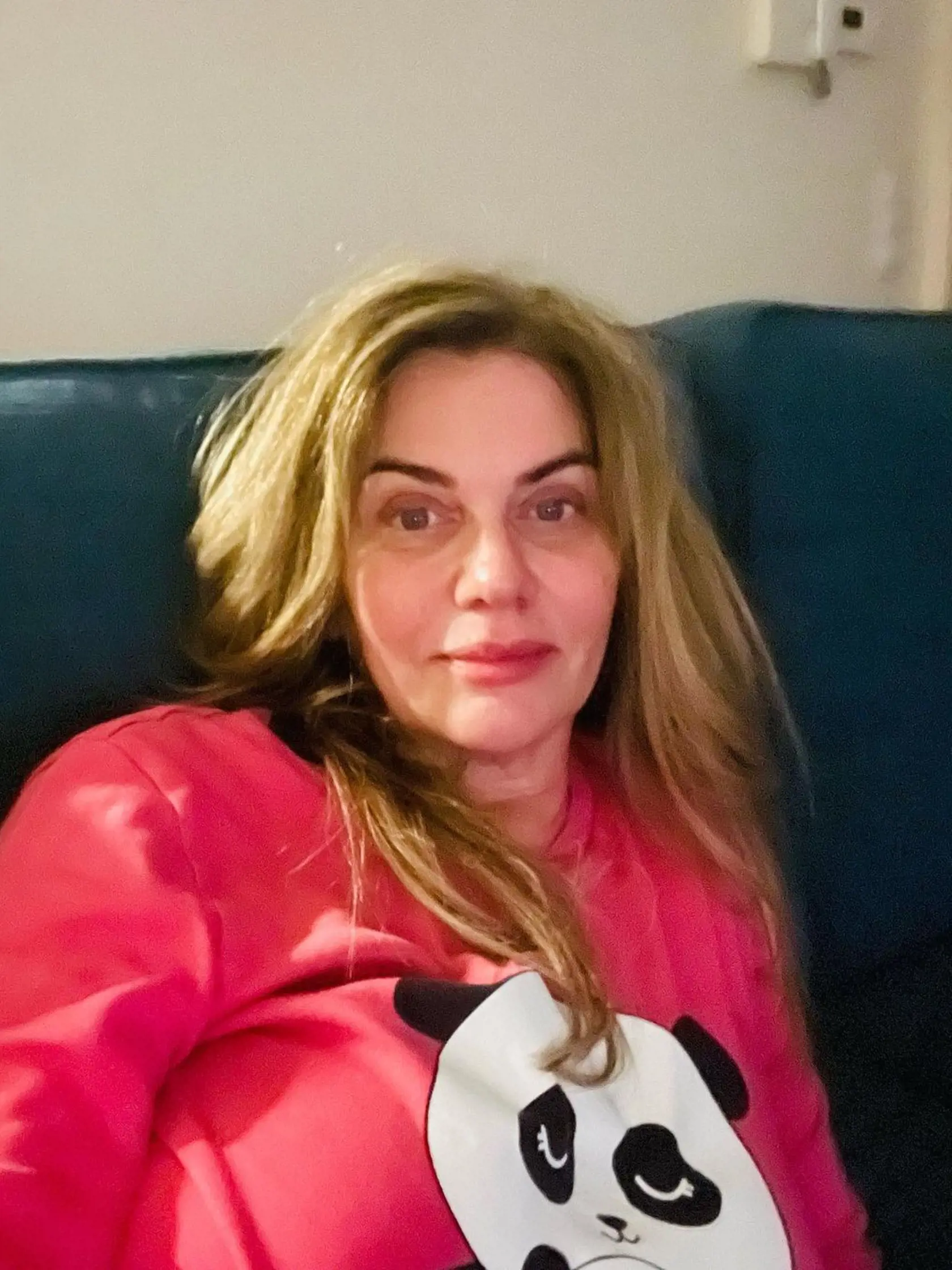 Táto fotka Moniky Beňovej vyvolala na Instagrame rozruch medzi fanúšikmi. " Ste nachladená?" "Skoré uzdravenie prajem," reagovali hneď sledovatelia. Monika však uviedla, že nie je chorá, ale len unavená.