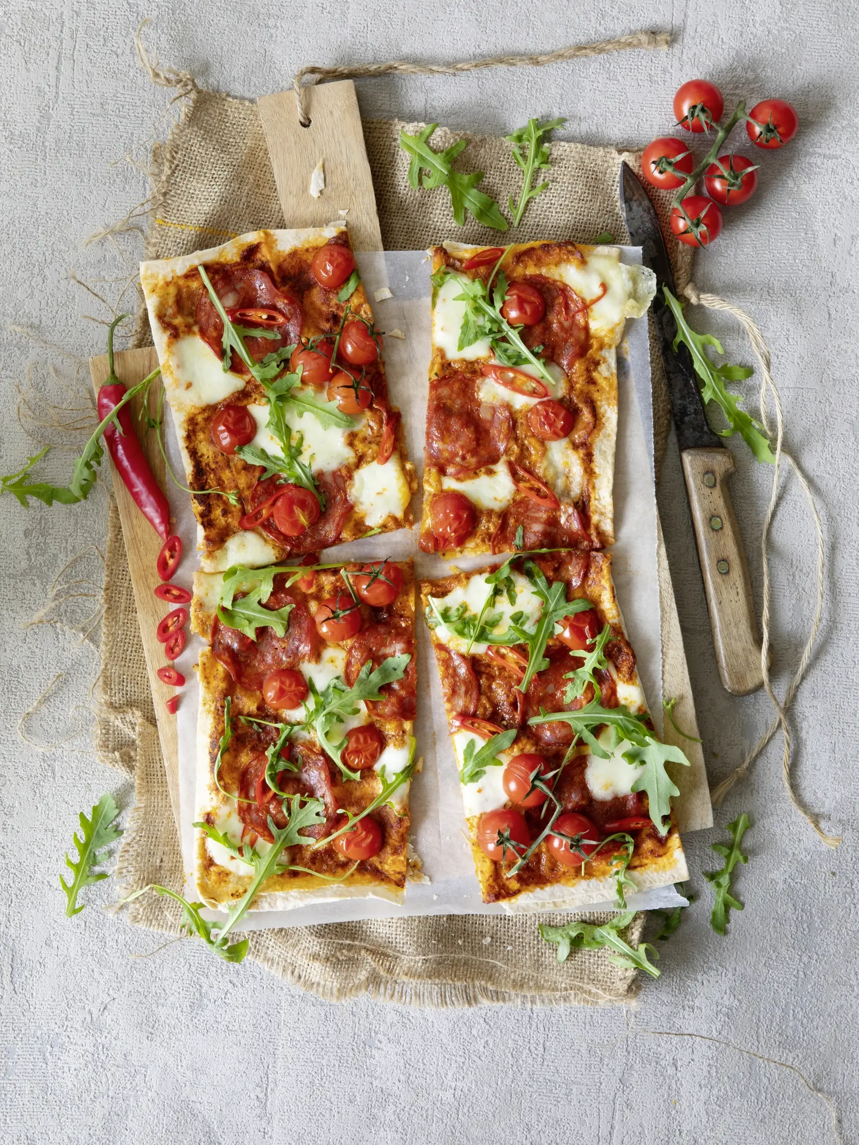 ČILI PIZZA
SO SALÁMOU