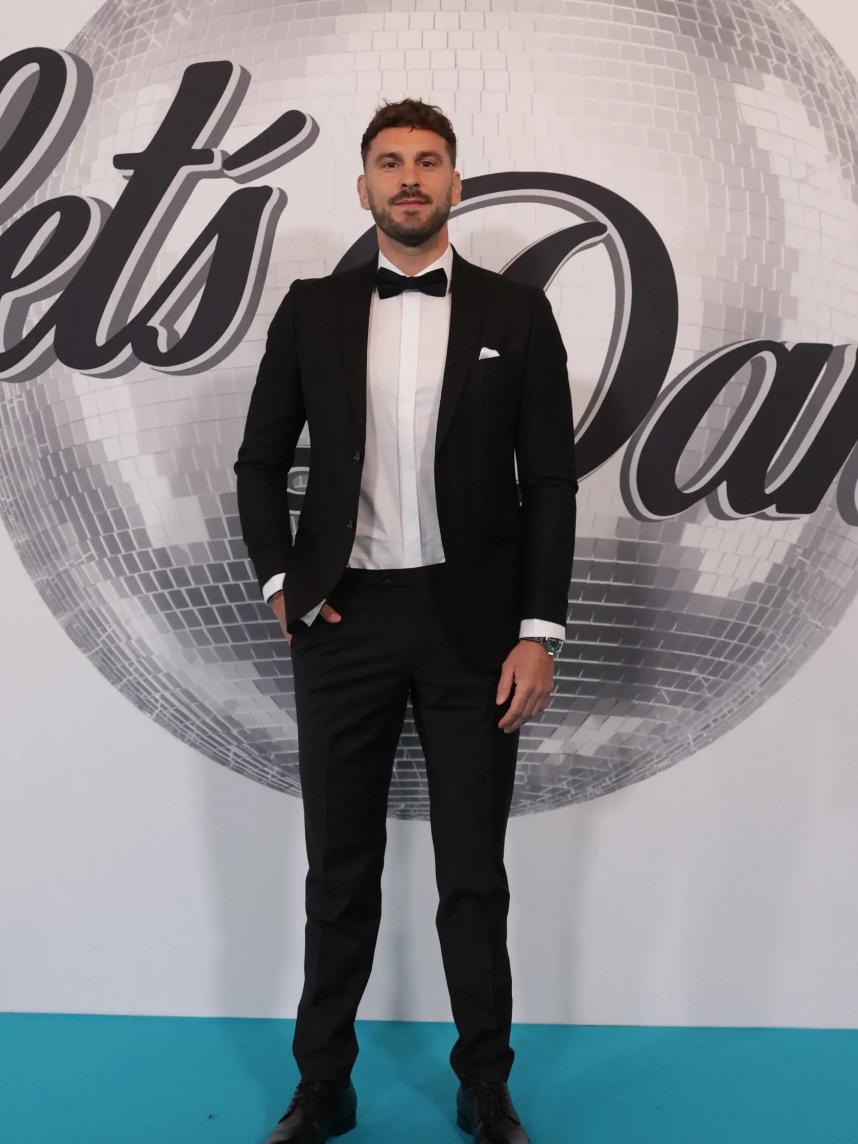 Prvé kolo desiatej série Let´s Dance. Nových ženích zo šou Ruža pre nevestu Rasťo Zvara. 