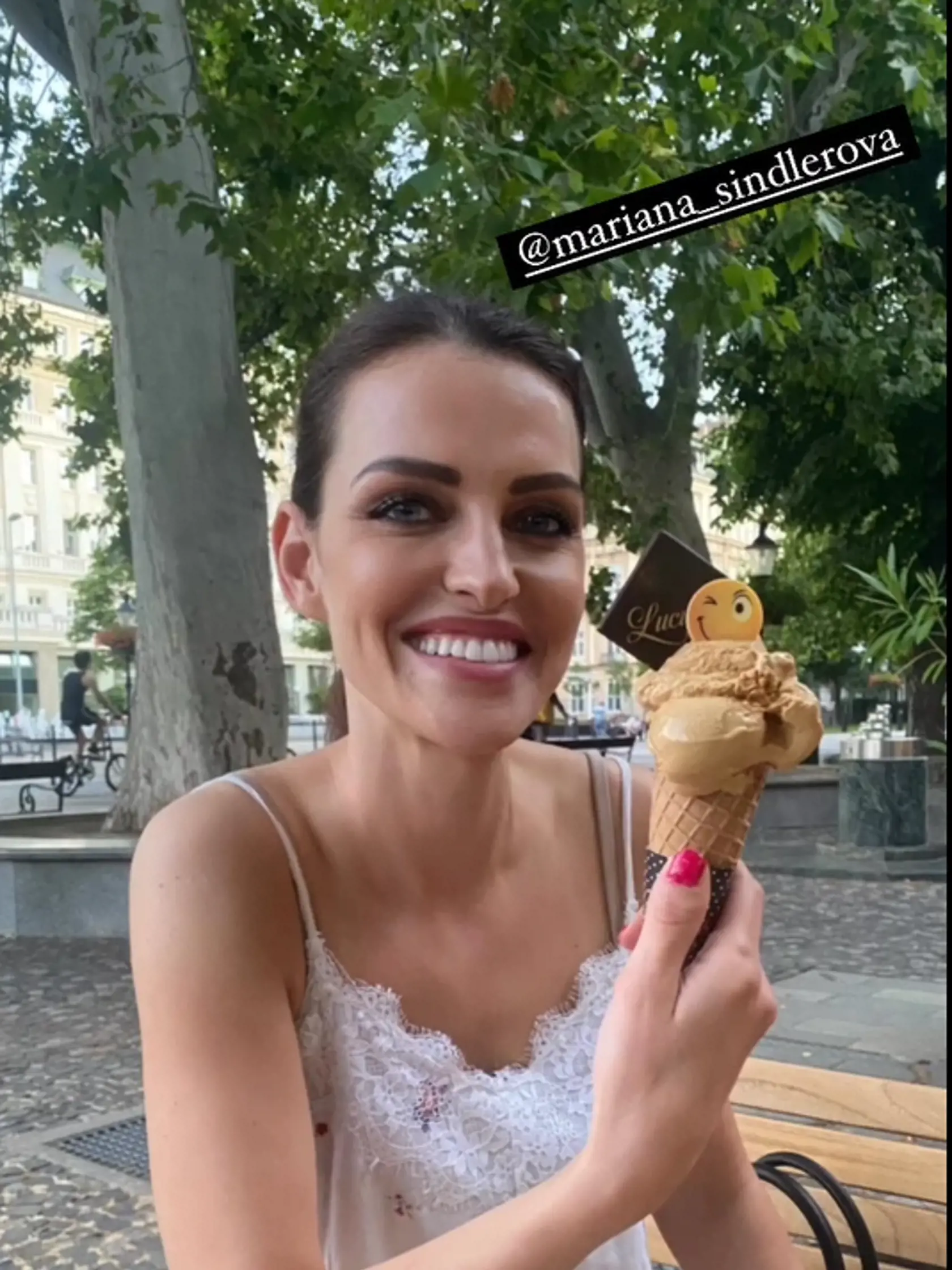 Mariana Schindlerová sa na svoju známu sestru Martinu veľmi podobá.