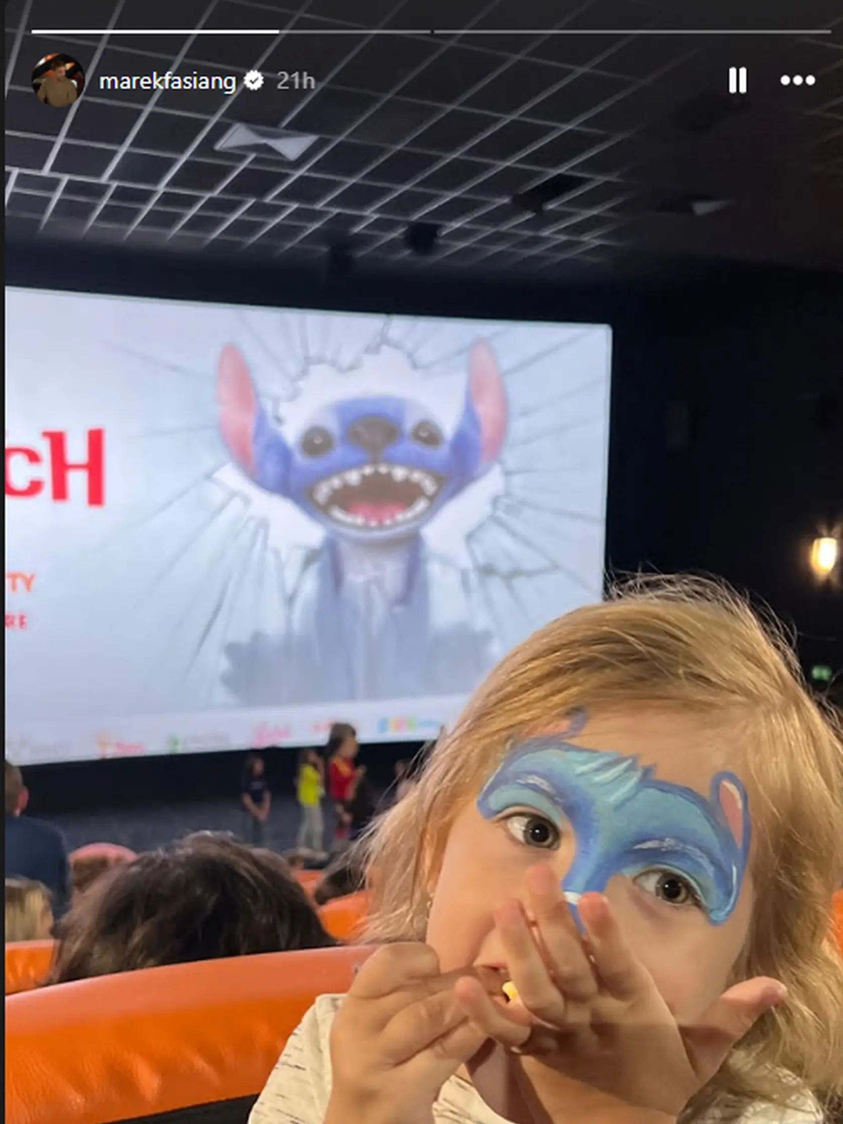 Marek Fašiang na premiére filmu s dcérou.