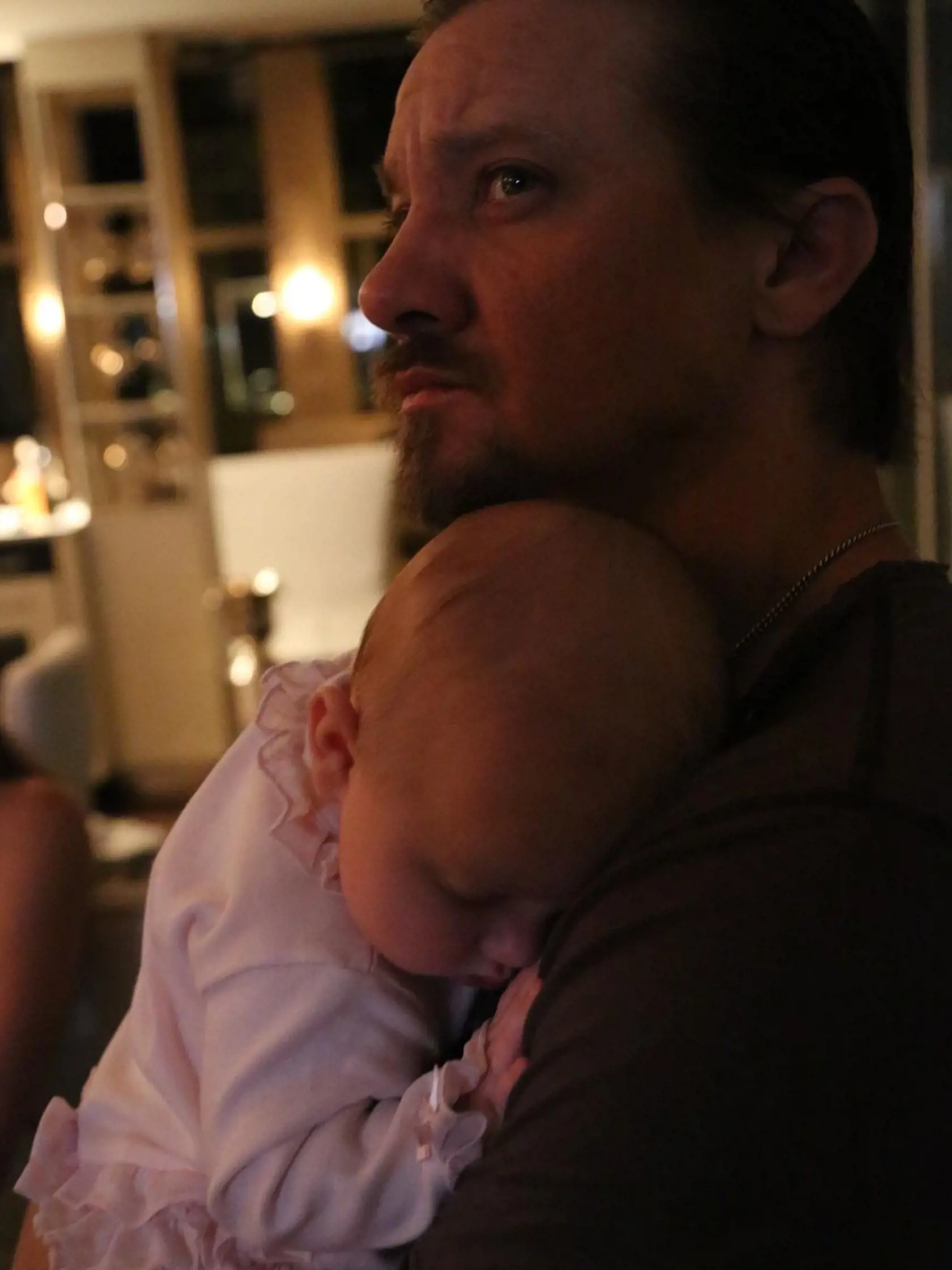 Jeremy Renner s maličkou dcérkou Avou