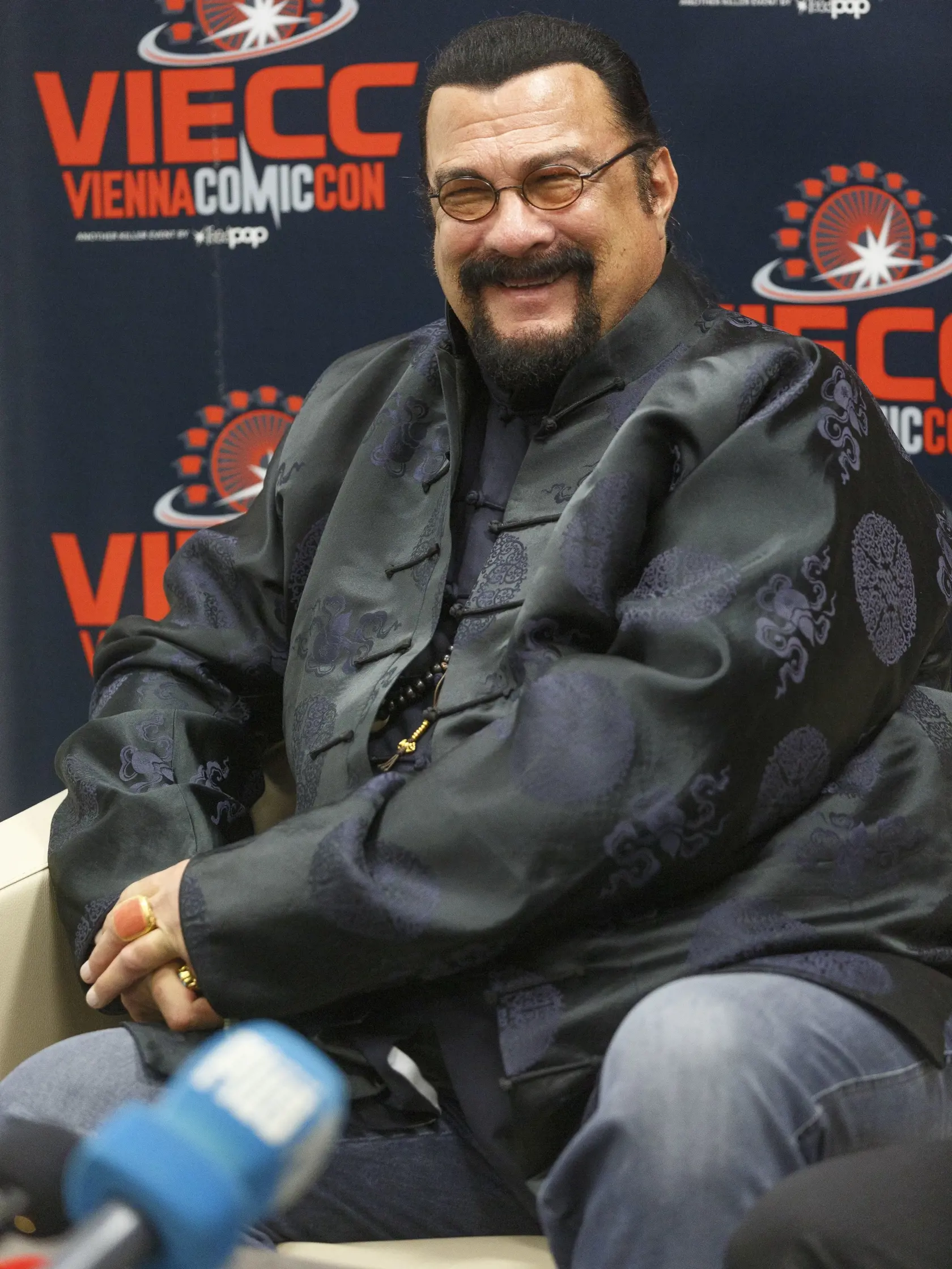 Steven Seagal bol hlavnou hviezdou popkultúrneho festivalu Comic Con vo Viedni.