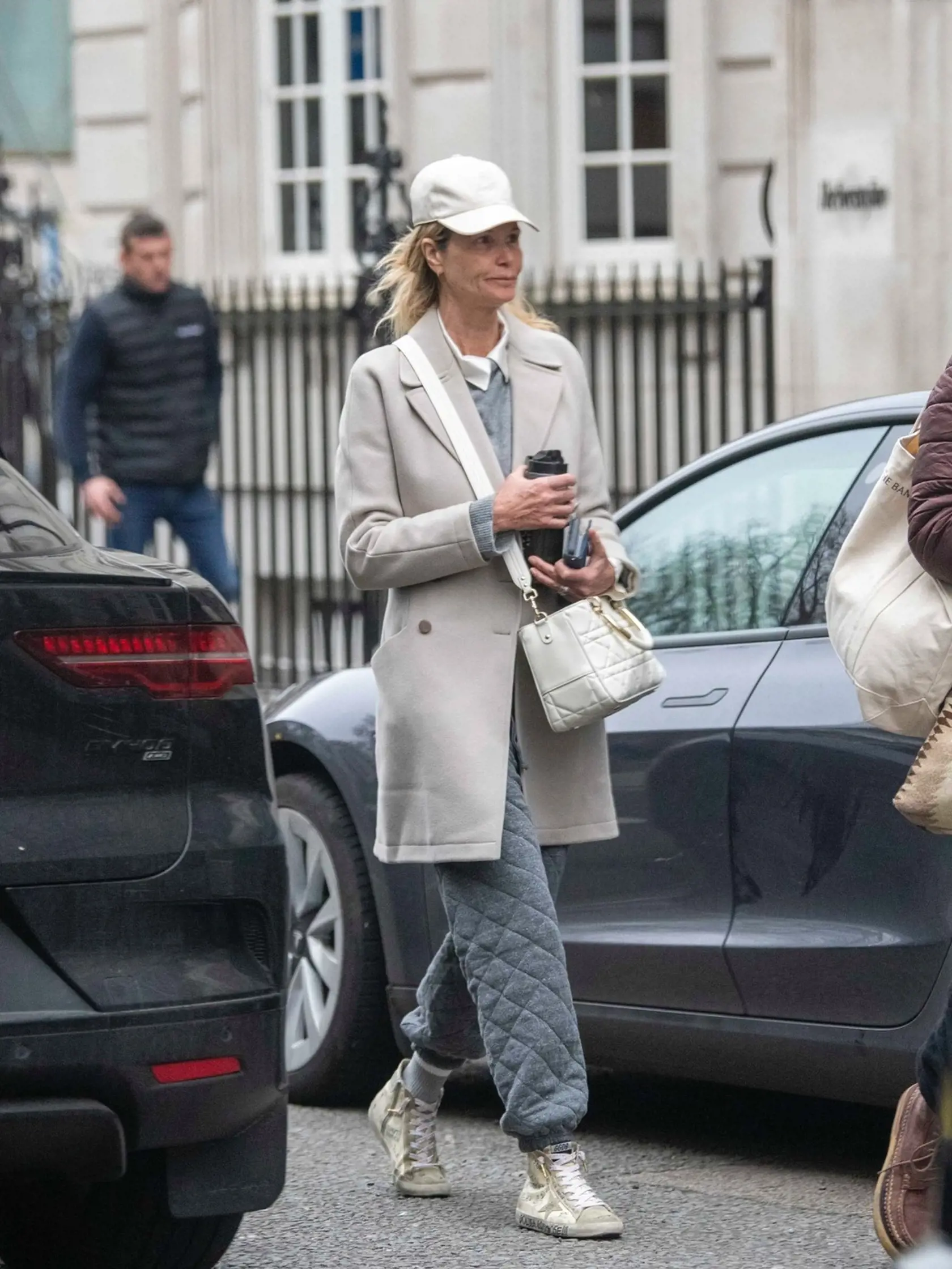 Časy, keď sa na obálkach časopisu Playboy objavovali pôvabné, dlhé nohy modelky Elle MacPherson sú už dávno minulosťou.