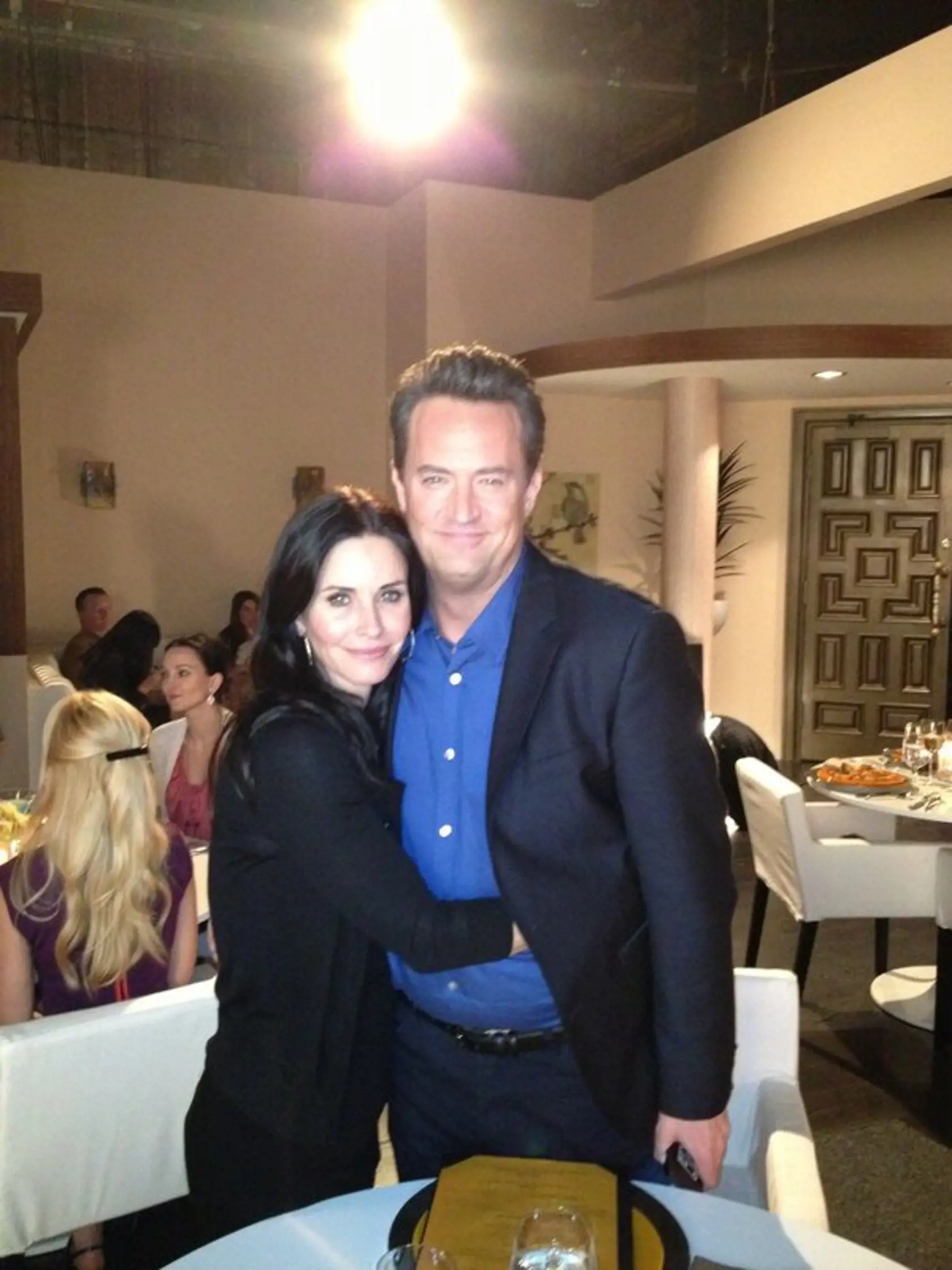 Courteney Cox a Matthew Perry hrali v Priateľoch manželov.
