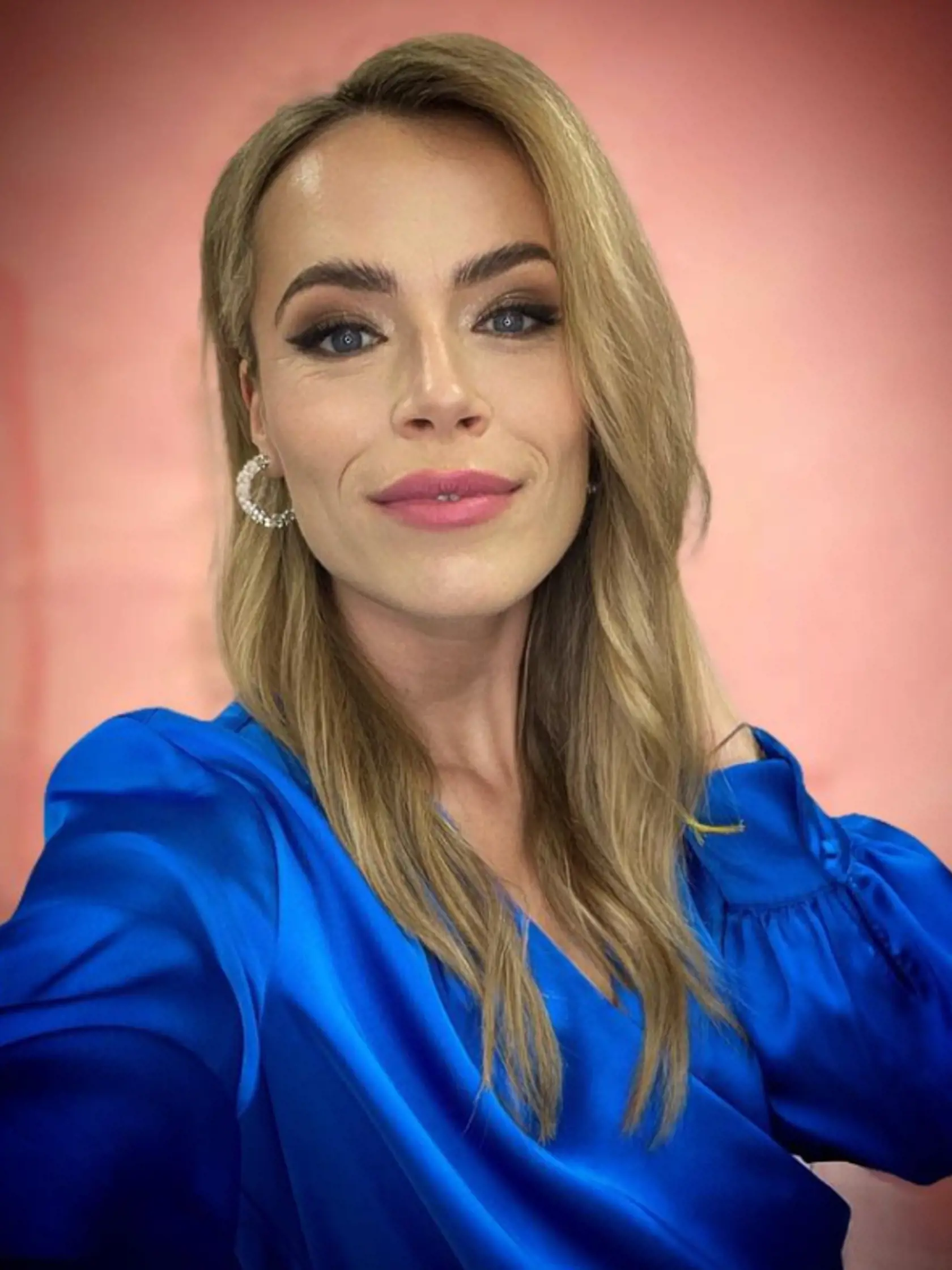 Mirka Partlová (37) v súčasnosti
Mirka je obľúbenou televíznou a aktuálne najmä divadelnou herečkou. Účinkovala vo viacerých inscenáciách ako Hamlet, Na skle maľované, West Side Story či Fontána pre Zuzanu. Herečka si svoje súkromie stráži, istý čas sa jej dokonca darilo tajiť tehotenstvo a aj sobáš s Matejom Gálisom, s ktorým sa dnes tešia zo syna Juliana Daniela (3). Mirka má 37 rokov a stále sa výborne udržiava.