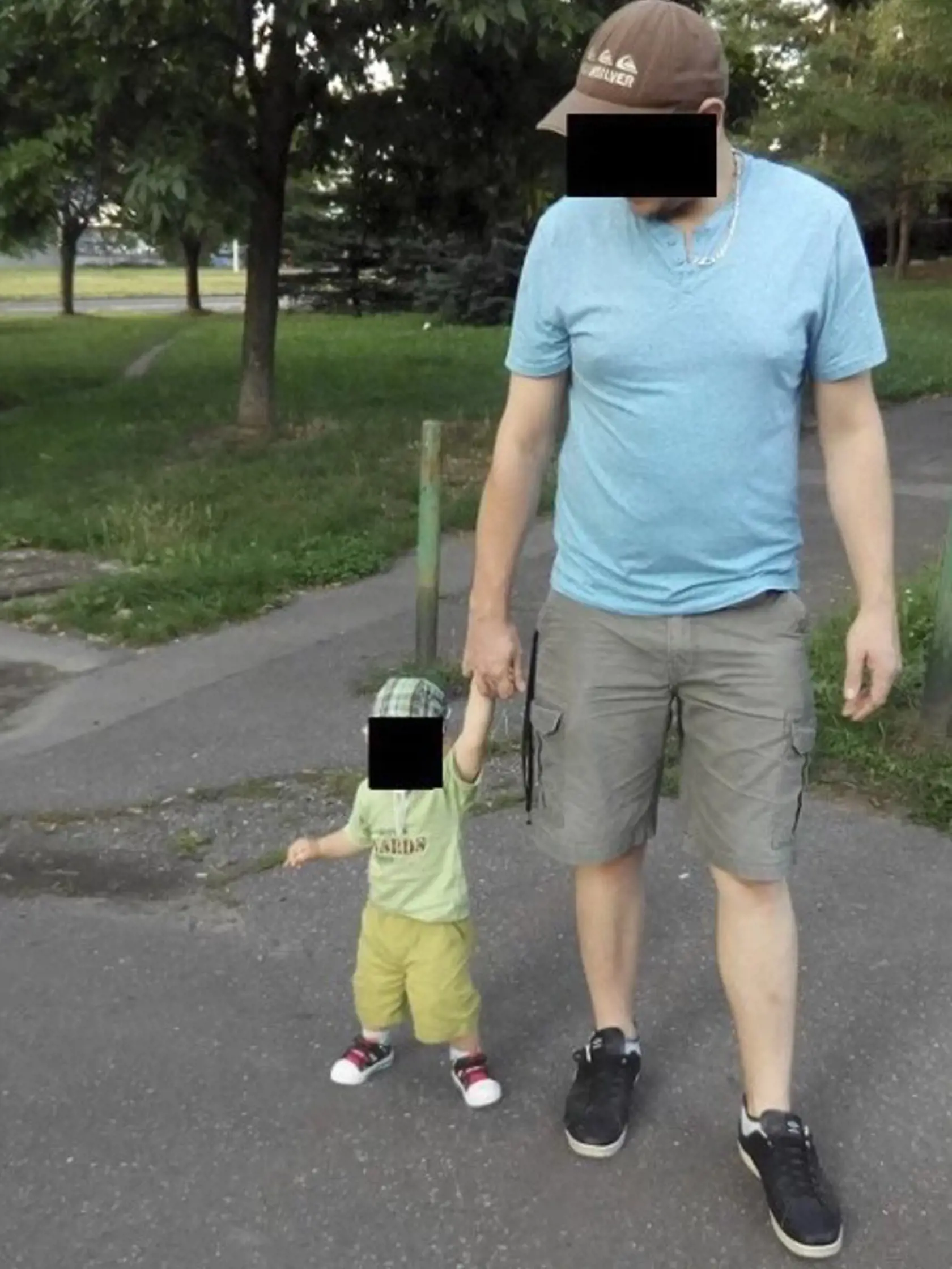 Za trojnásobnou vraždou svojej partnerky, syna a svokry podľa vyšetrovateľov stál Martin P. (34), ktorý bol v čase masakra pod silným vplyvom drog. Po zadržaní muž dokonca zdemoloval časť policajnej cely a musel byť prevezený na psychiatriu.