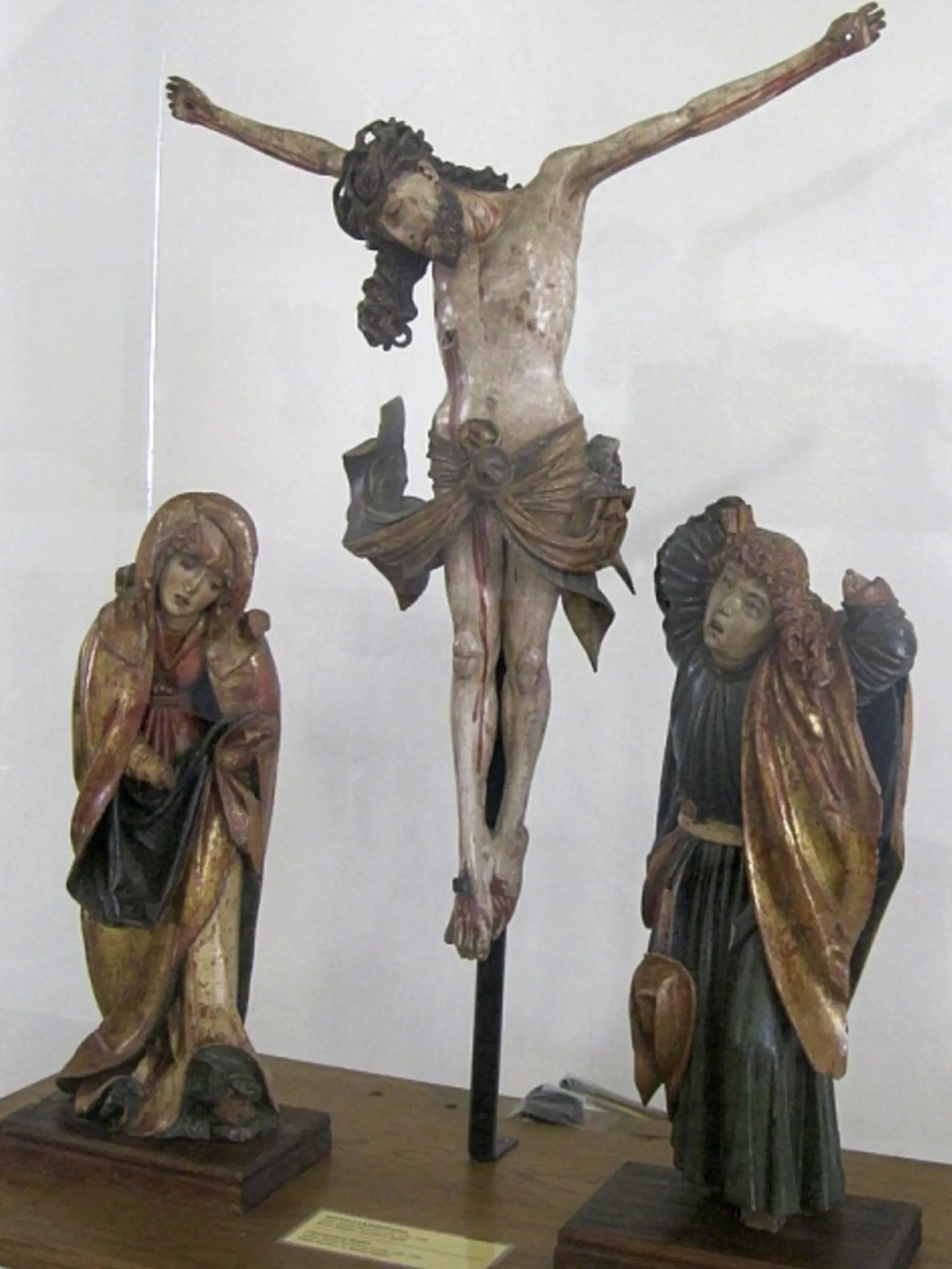 Malá Kalvária od Majstra Pavla z Levoče. Vytvoril ju v rokoch 1520 - 1530.  Skupina ukrižovania patrila pôvodne do Baziliky sv.Egídia. Nazýva sa malá, pretože sošky majú  len okolo 40 cm. Je najmenším dielom Majstra Pavla, no zároveň najputujúcejším, keďže ju vystavujú v rôznych častiach Slovenska.