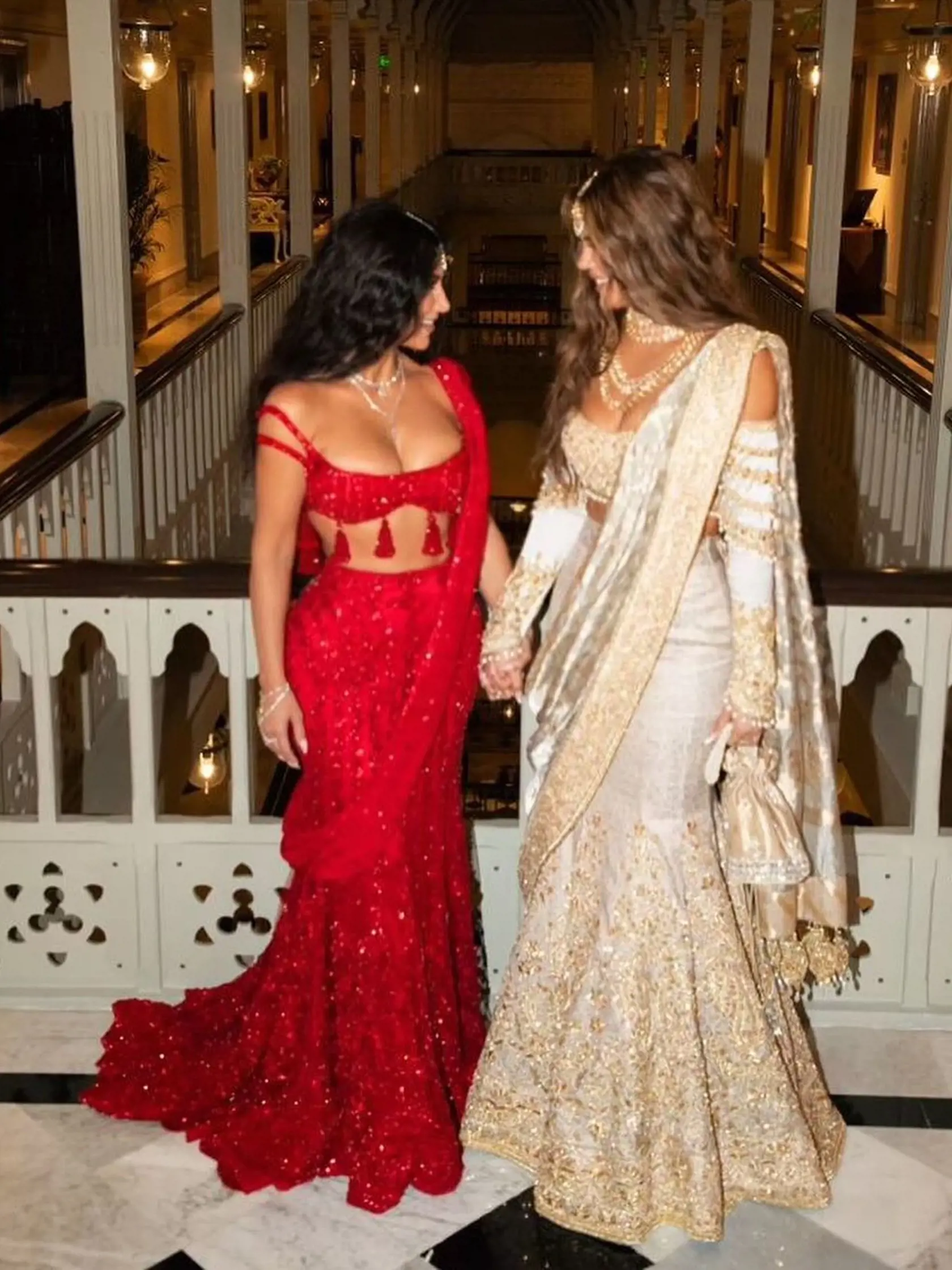 Kim a Khloé Kardashianové by sa mohli pobiť o úlohu princeznej Jazmíny z rozprávky o Aladinovi.