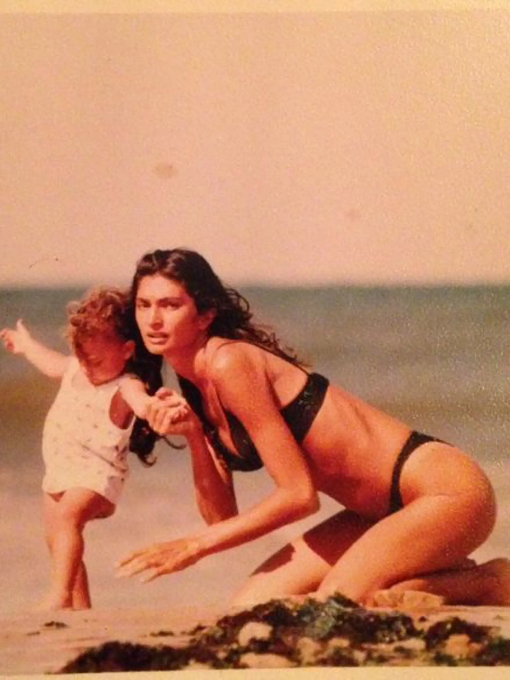 Mariana s dcérou v roku 1995.