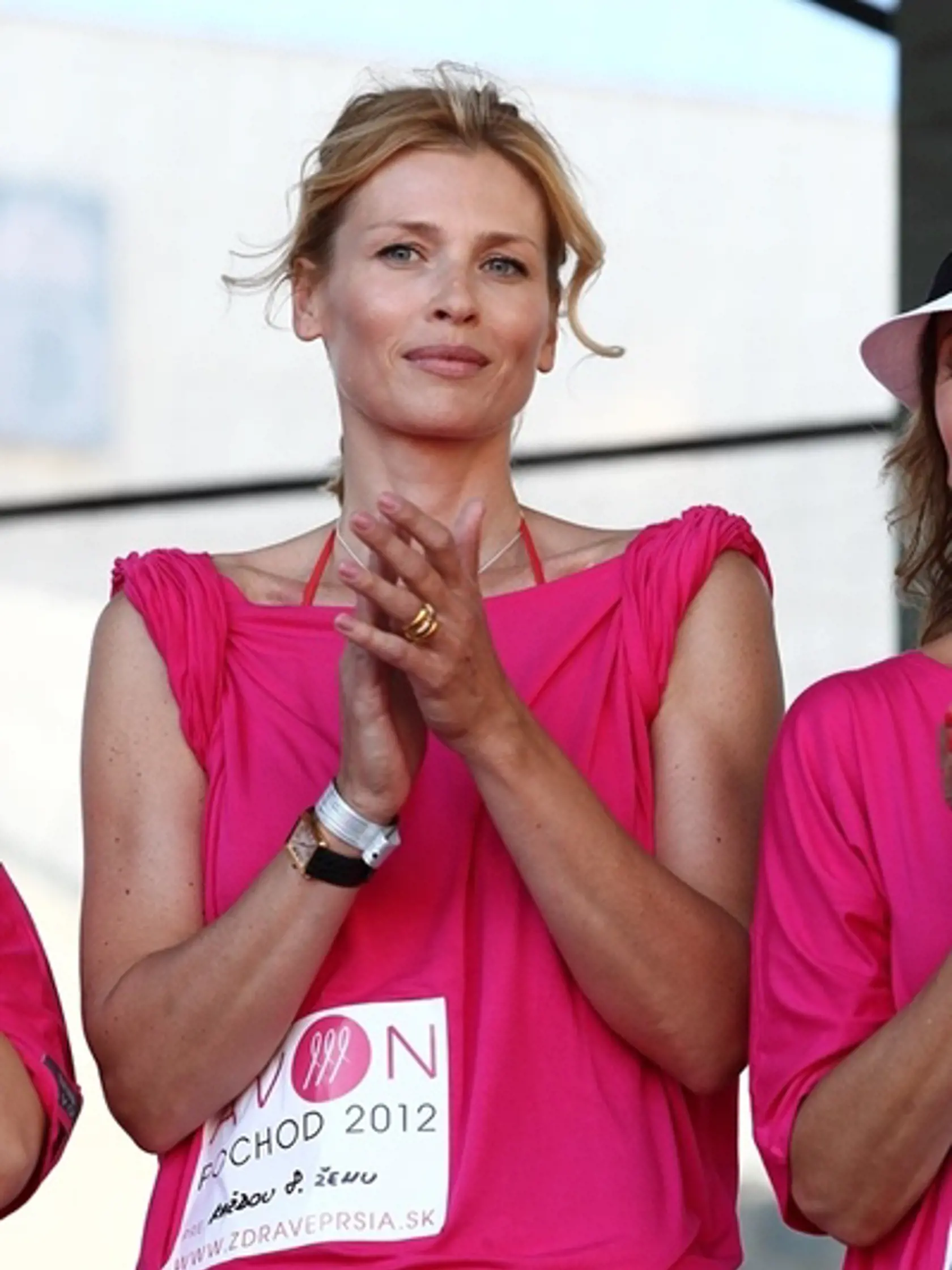 Daniela Peštová sa nepotrebuje príliš líčiť a aj tak vyzerá skvele.