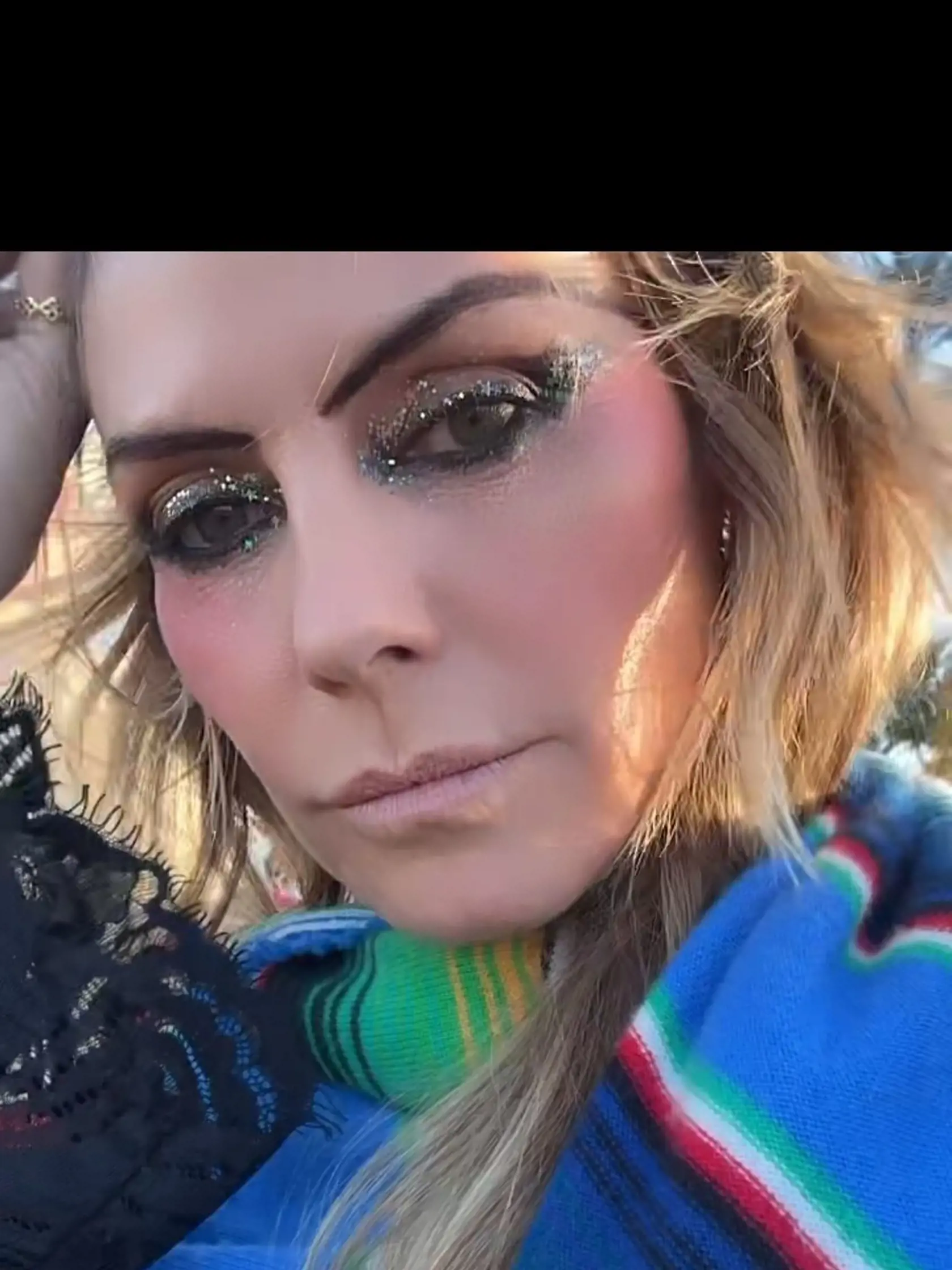 Heidi Klum nezabudla na festivale ani na výrazný mejkap.