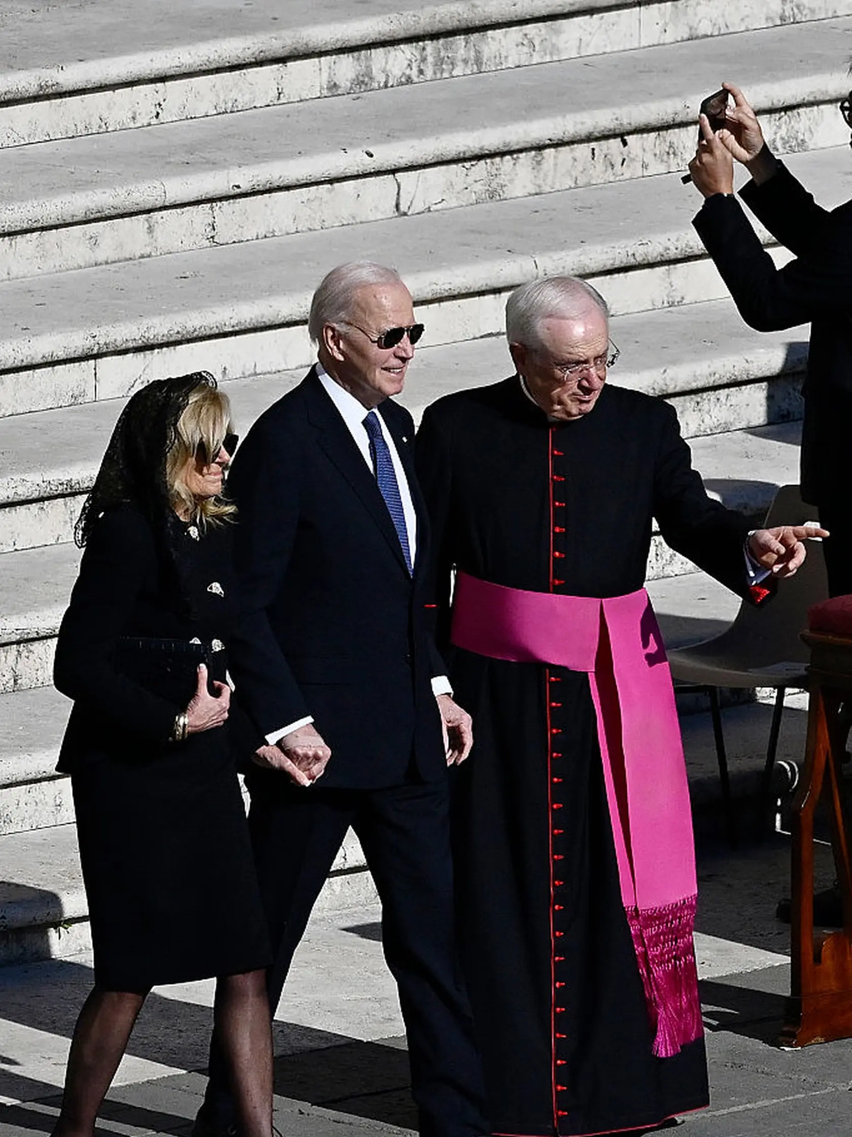 Pohreb pápeža Františka: Bývalý americký prezident Joe Biden s manželkou Jill. 