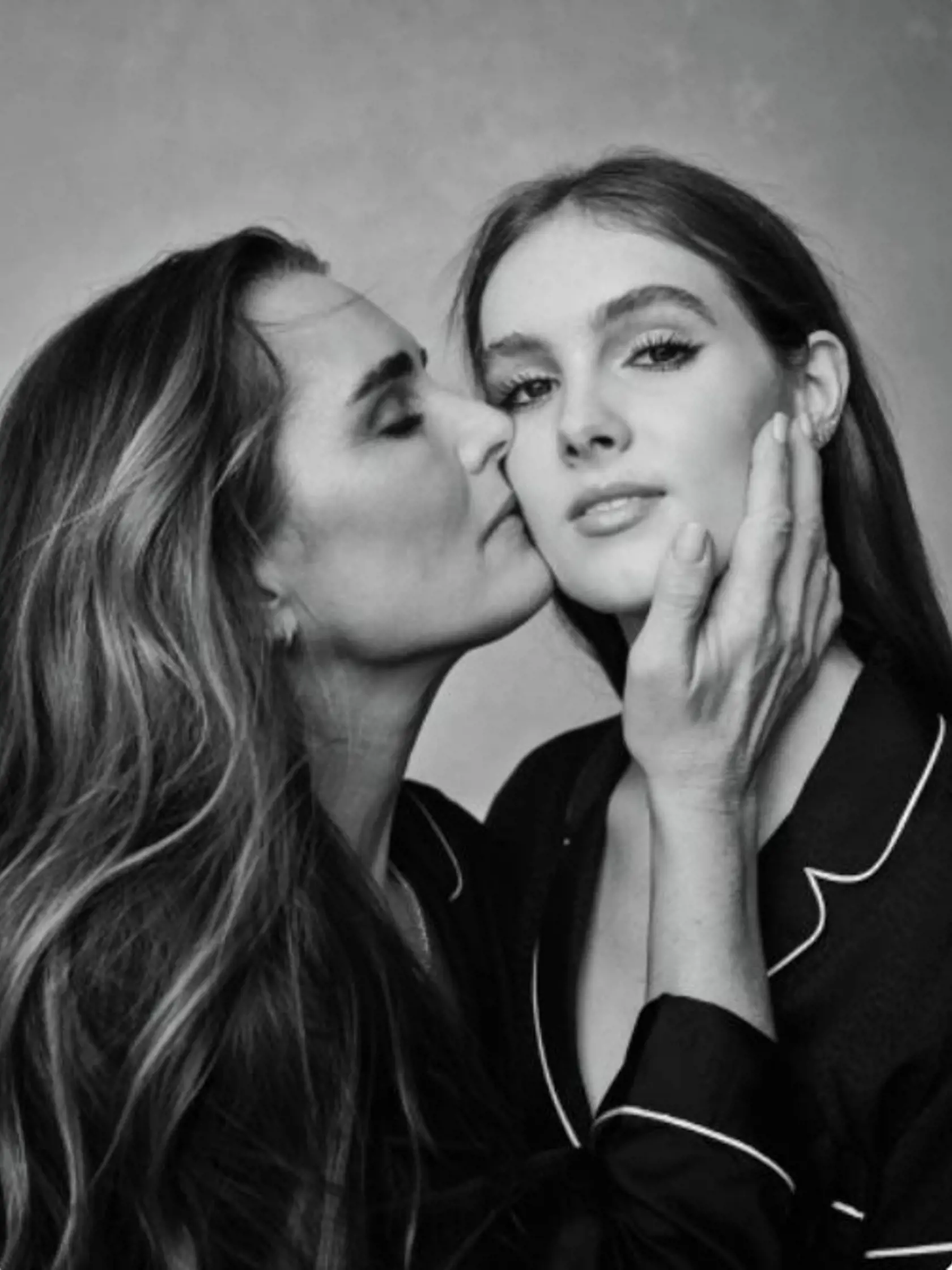 Herečka z Modrej lagúny Brooke Shields v novej kampani pre Victoria Secret pózuje so svojou 18-ročnou dcérou.