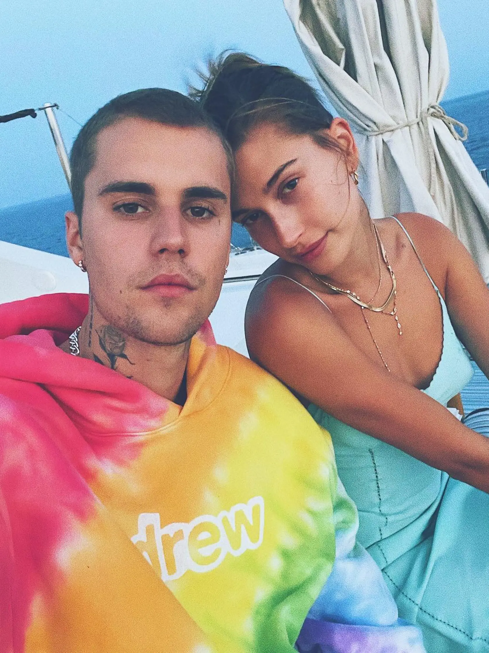 Spevák Justin Bieber a modelka Hailey Bieber
