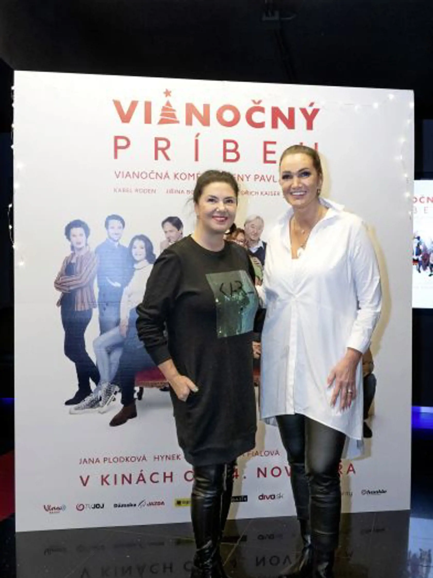 Pobaviť sa prišli Iveta Malachovská a Karin Majtánová.