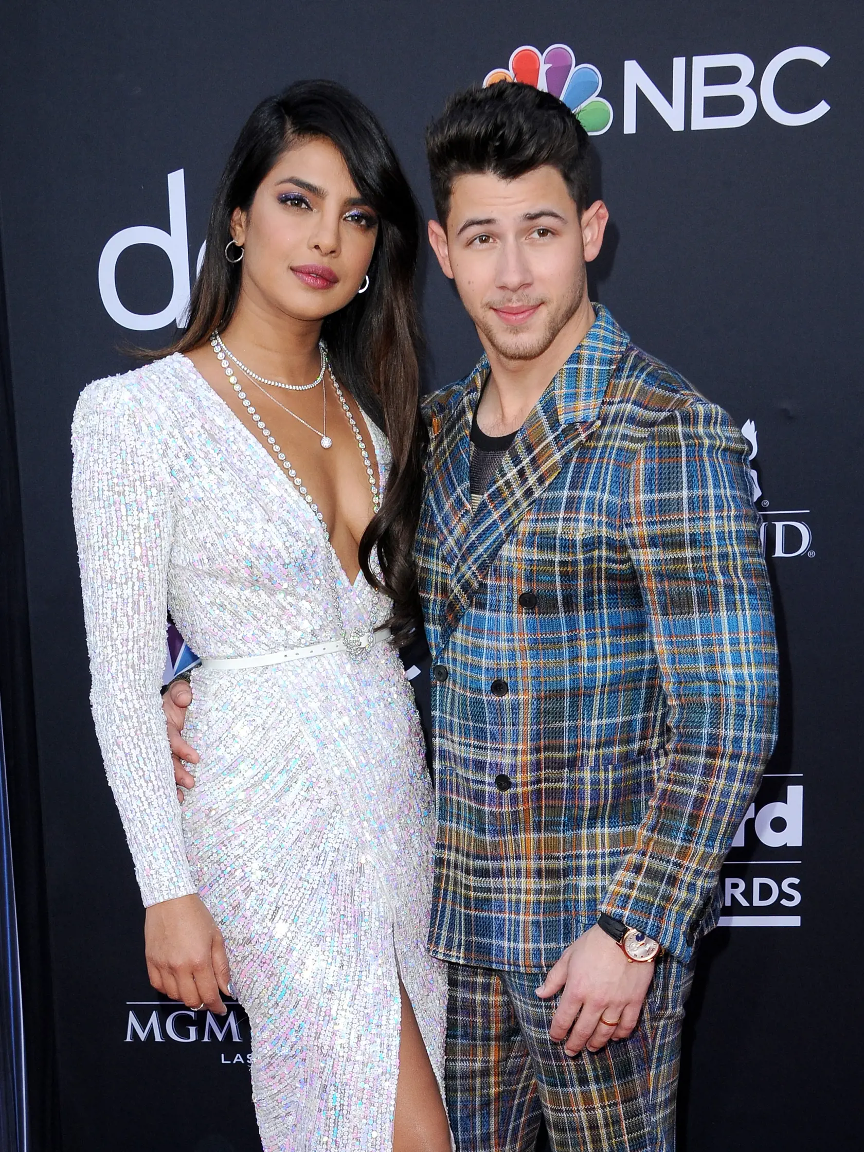 Priyanka Chopra a Nick Jonas údavajú trendy. Sú štýlovým párom, ktorý svoju lásku rád ukazuje aj na verejnosti.