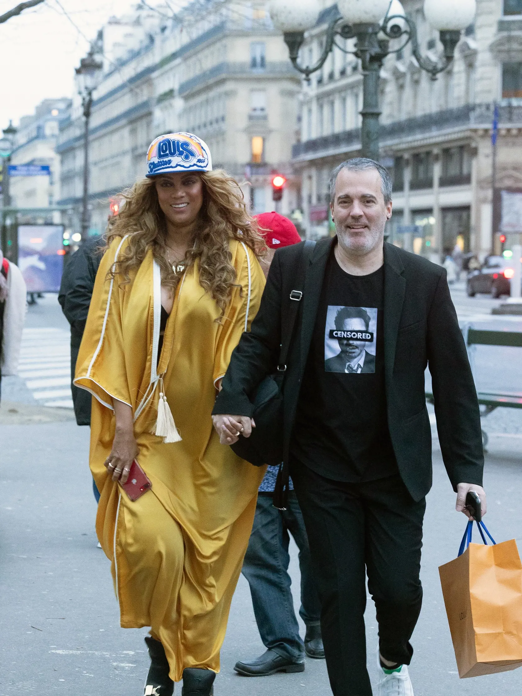 Tyra a jej nový priateľ v Paríži a jej čudný outfit.