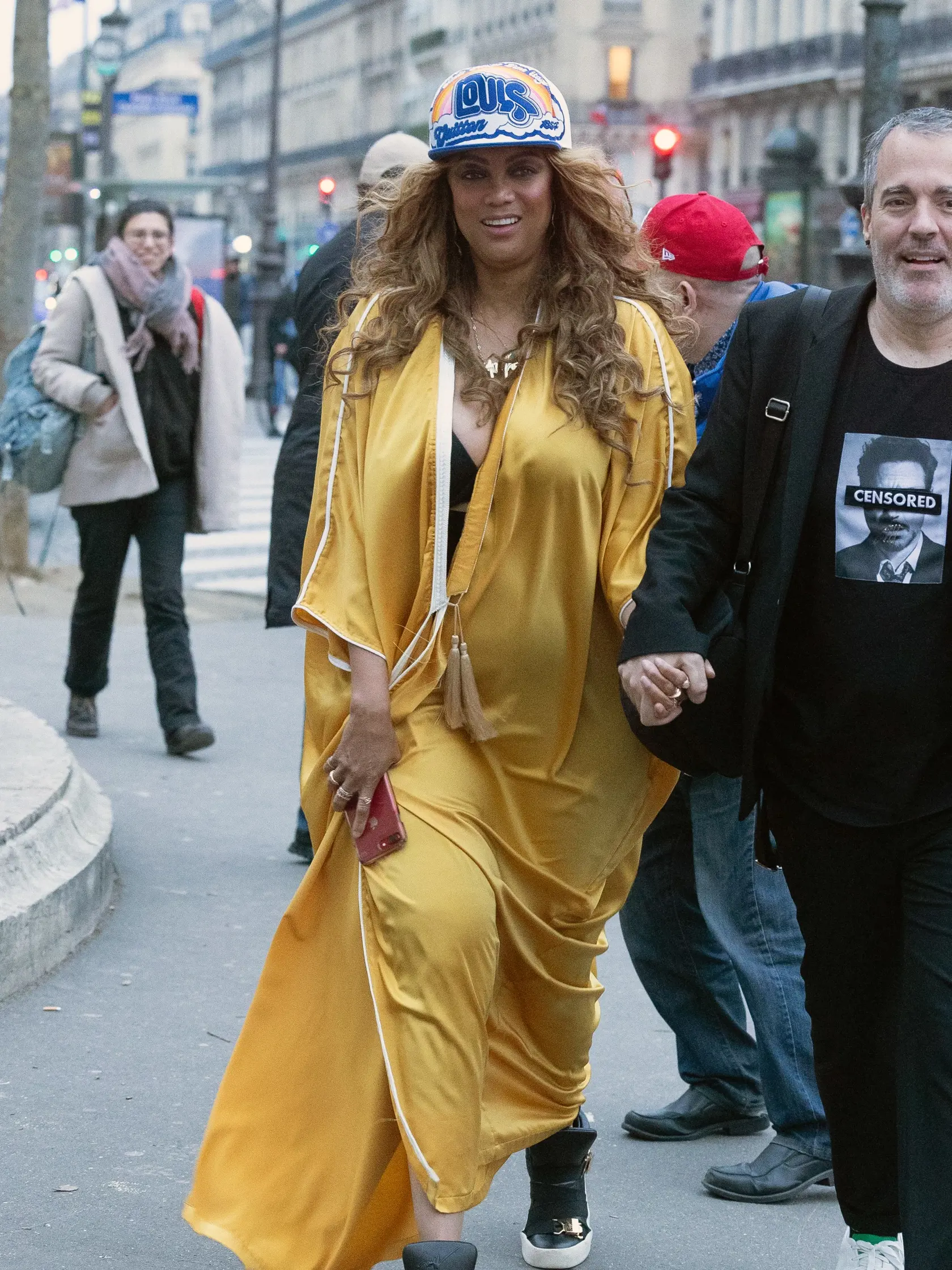 Tyra v kilami navyše, ale šťastná. Po boku nového priateľa v Paríži.