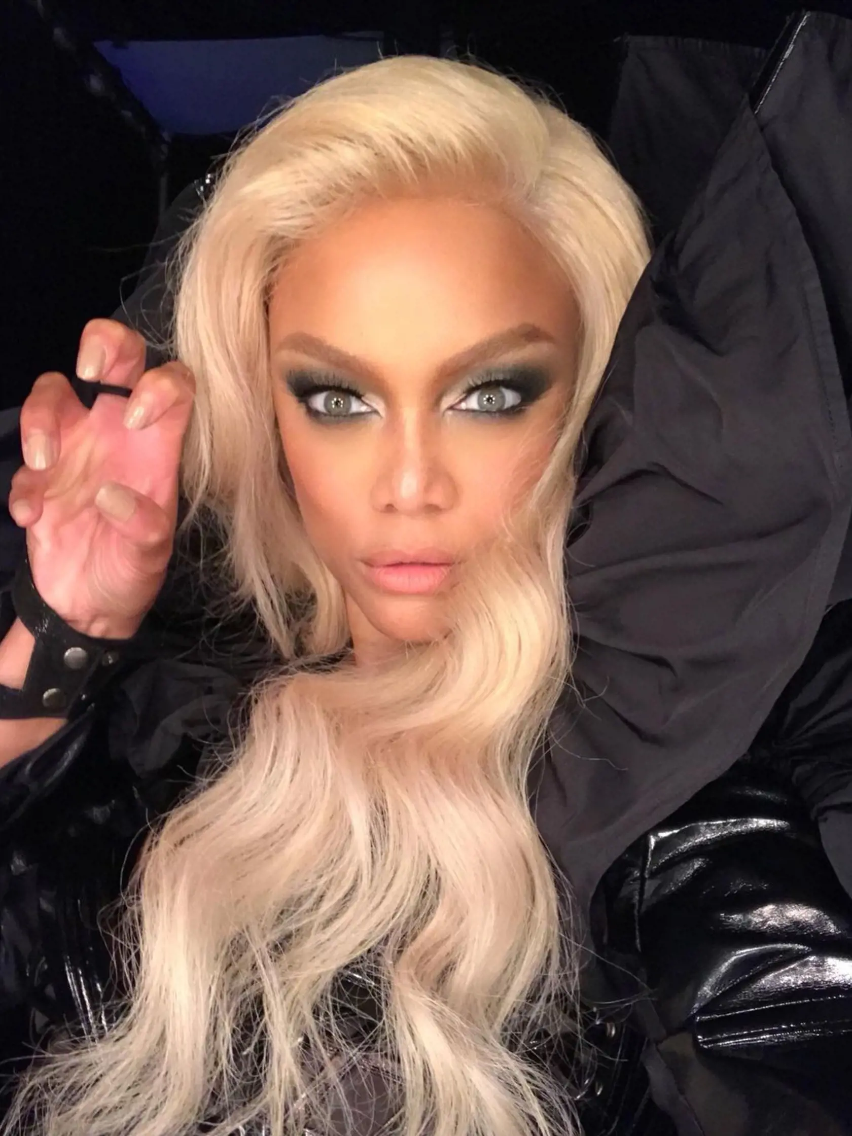 Tyra v blond prevedení.